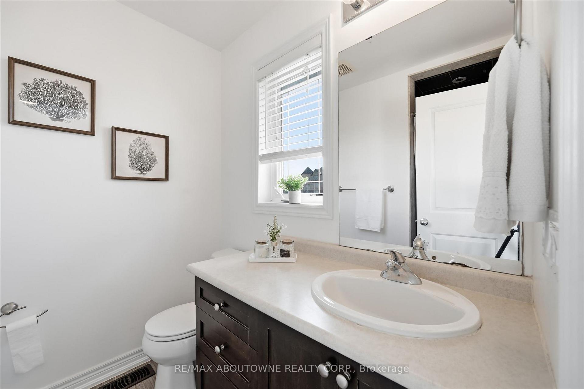 Photo 32 of Unit 10, 2985 Jackson Drive, Burlington, Rose — HOMEH