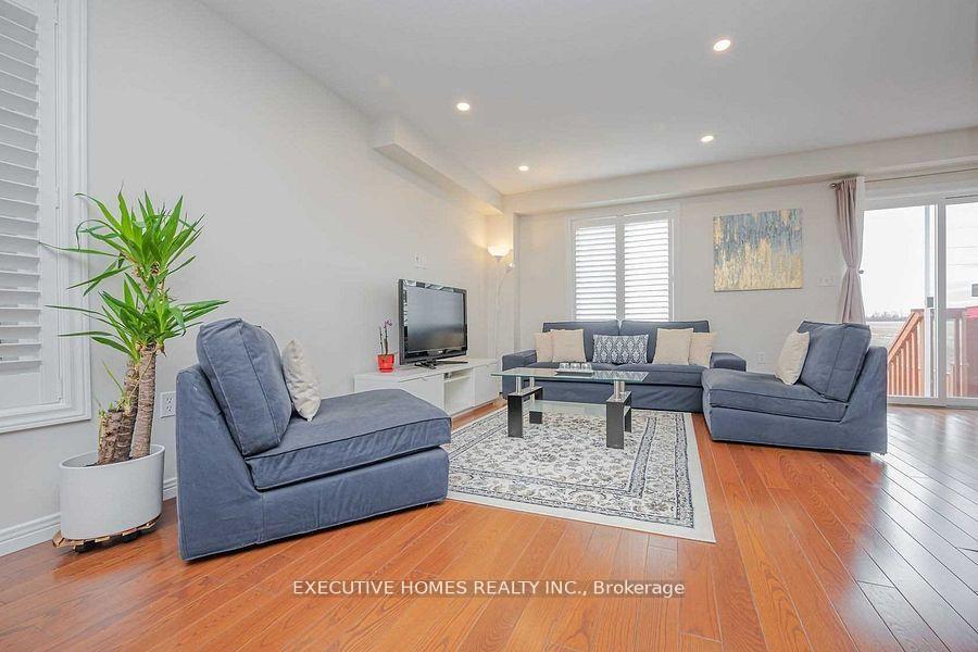Photo 7 of 129 Periwinkle Drive, Hamilton, Rural Glanbrook — HOMEH