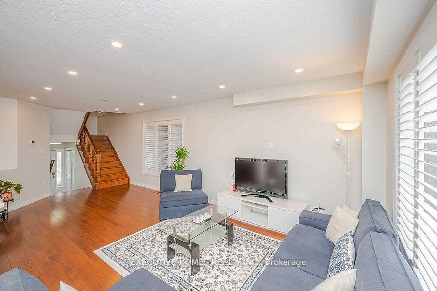 Photo 8 of 129 Periwinkle Drive, Hamilton, Rural Glanbrook — HOMEH