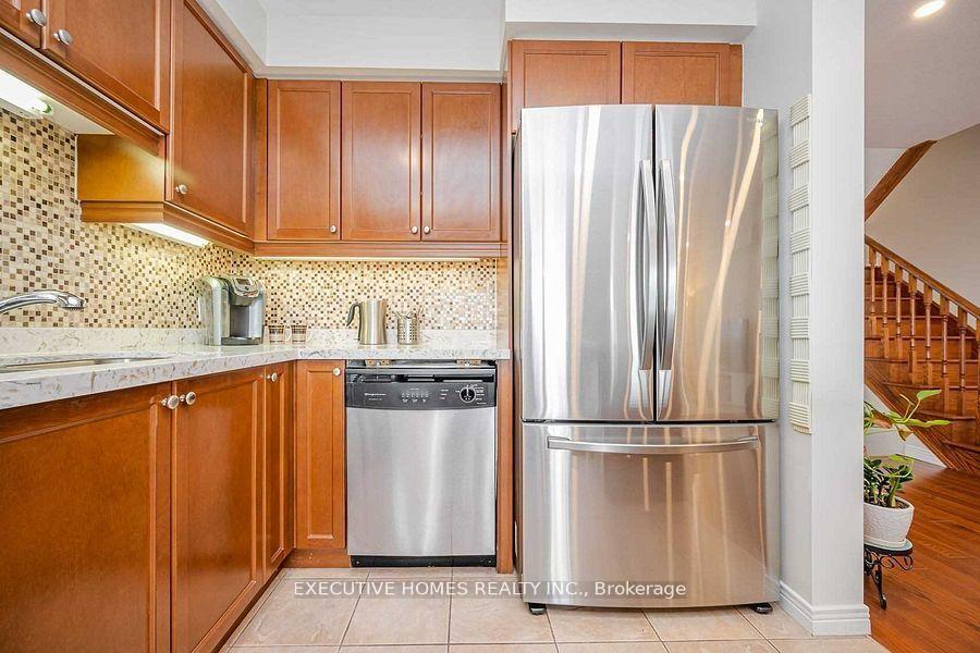 Photo 15 of 129 Periwinkle Drive, Hamilton, Rural Glanbrook — HOMEH