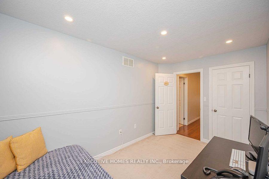 Photo 24 of 129 Periwinkle Drive, Hamilton, Rural Glanbrook — HOMEH