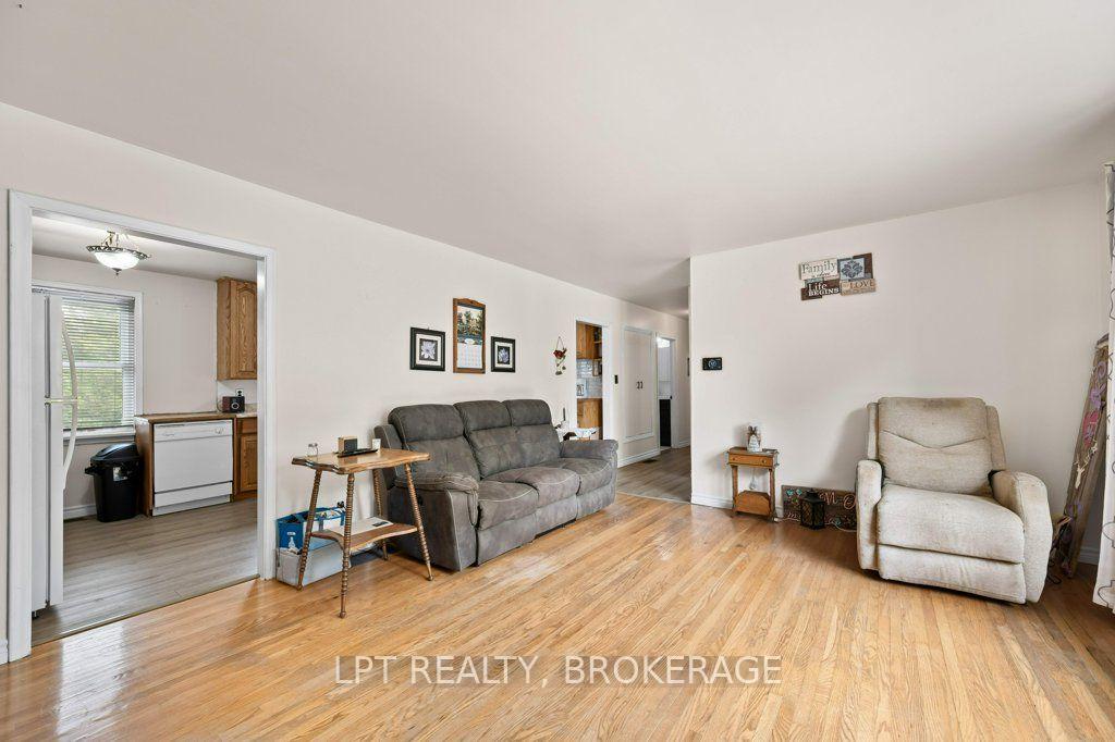 Photo 3 of 6175 Lakeview Drive, Frontenac, Frontenac South — HOMEH