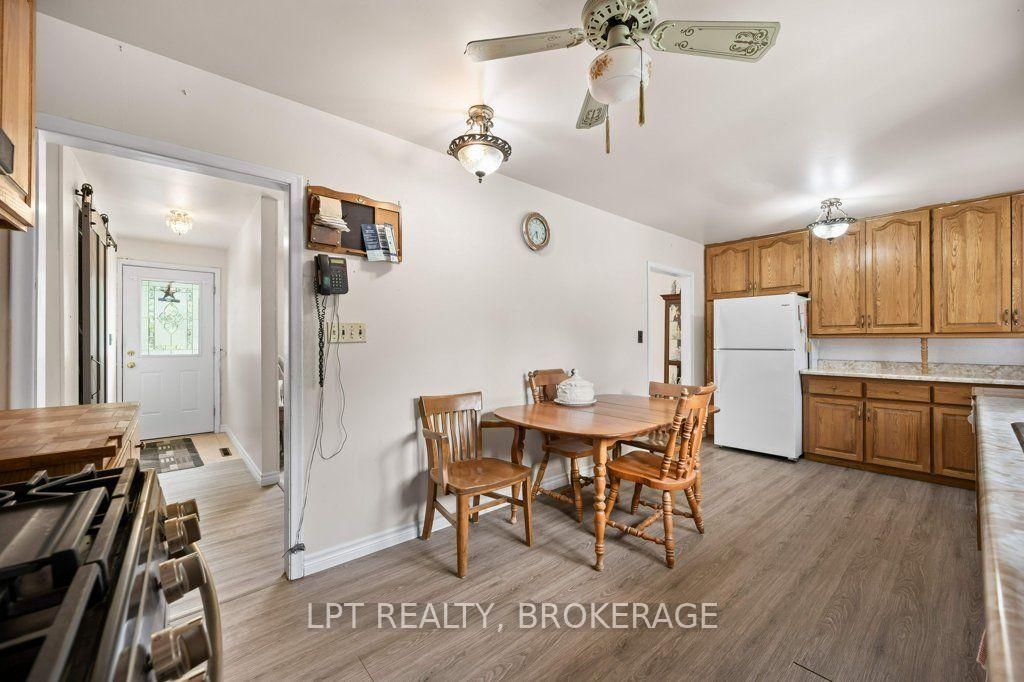 Photo 11 of 6175 Lakeview Drive, Frontenac, Frontenac South — HOMEH