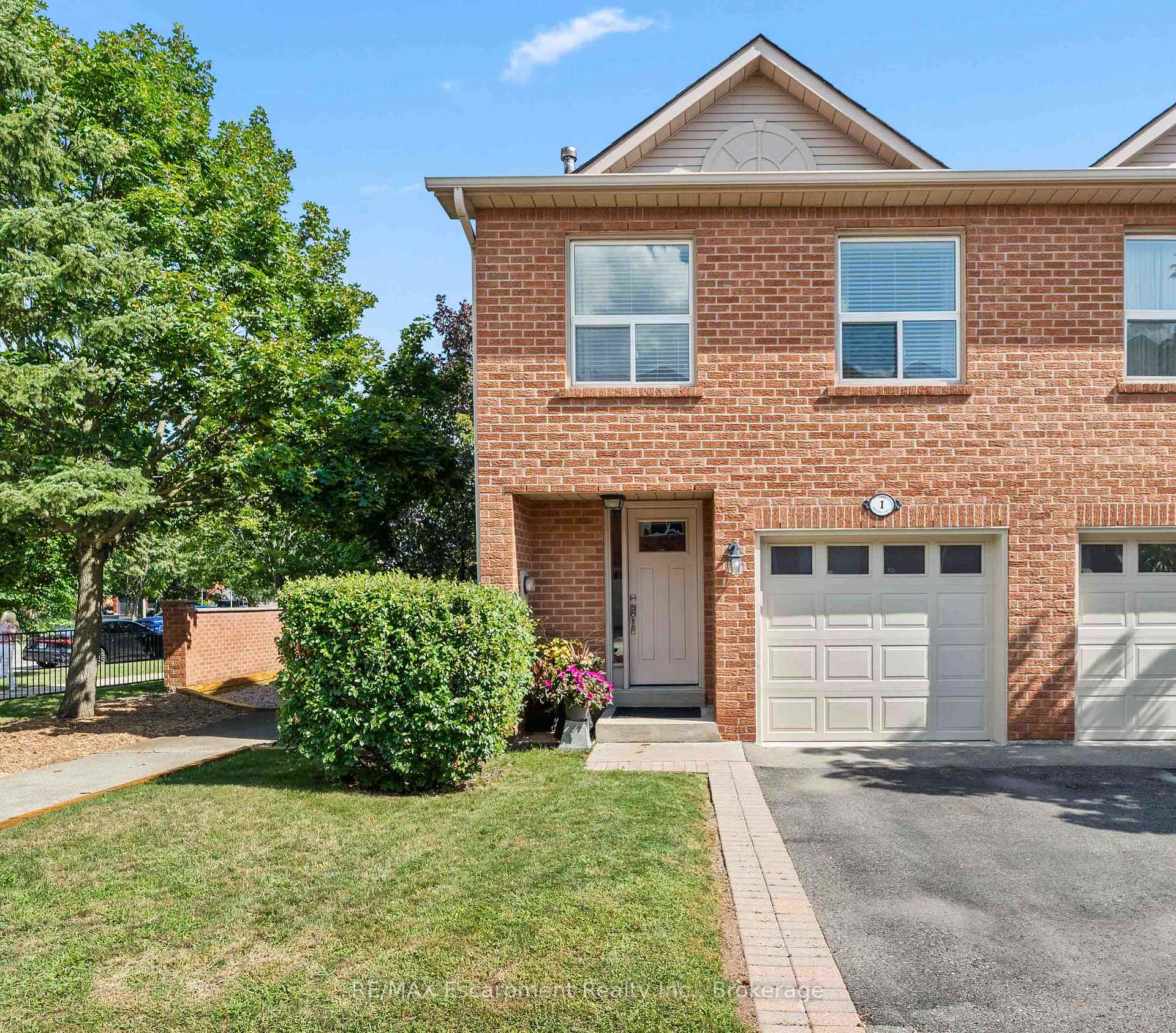 Photo of Unit 1, 1500 Reeves Gate