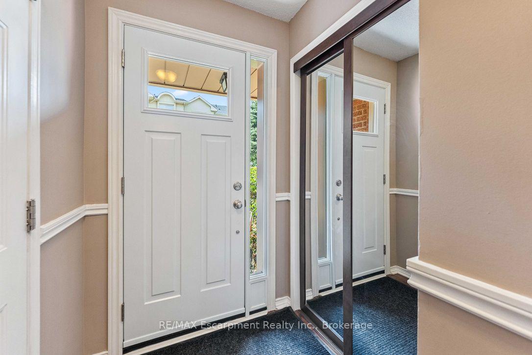 Photo 2 of Unit 1, 1500 Reeves Gate, Oakville, Glen Abbey — HOMEH