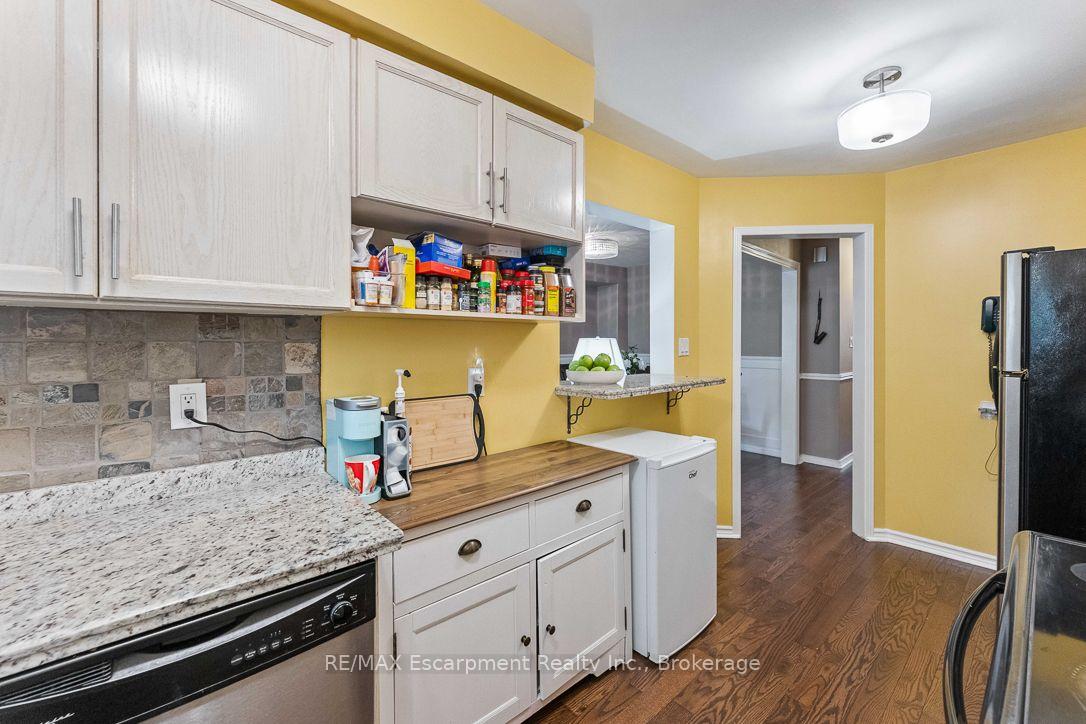 Photo 7 of Unit 1, 1500 Reeves Gate, Oakville, Glen Abbey — HOMEH