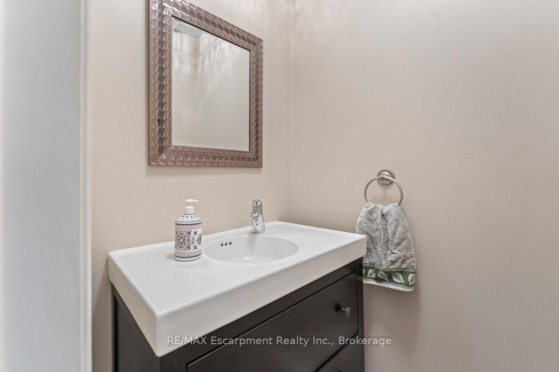 Photo 9 of Unit 1, 1500 Reeves Gate, Oakville, Glen Abbey — HOMEH