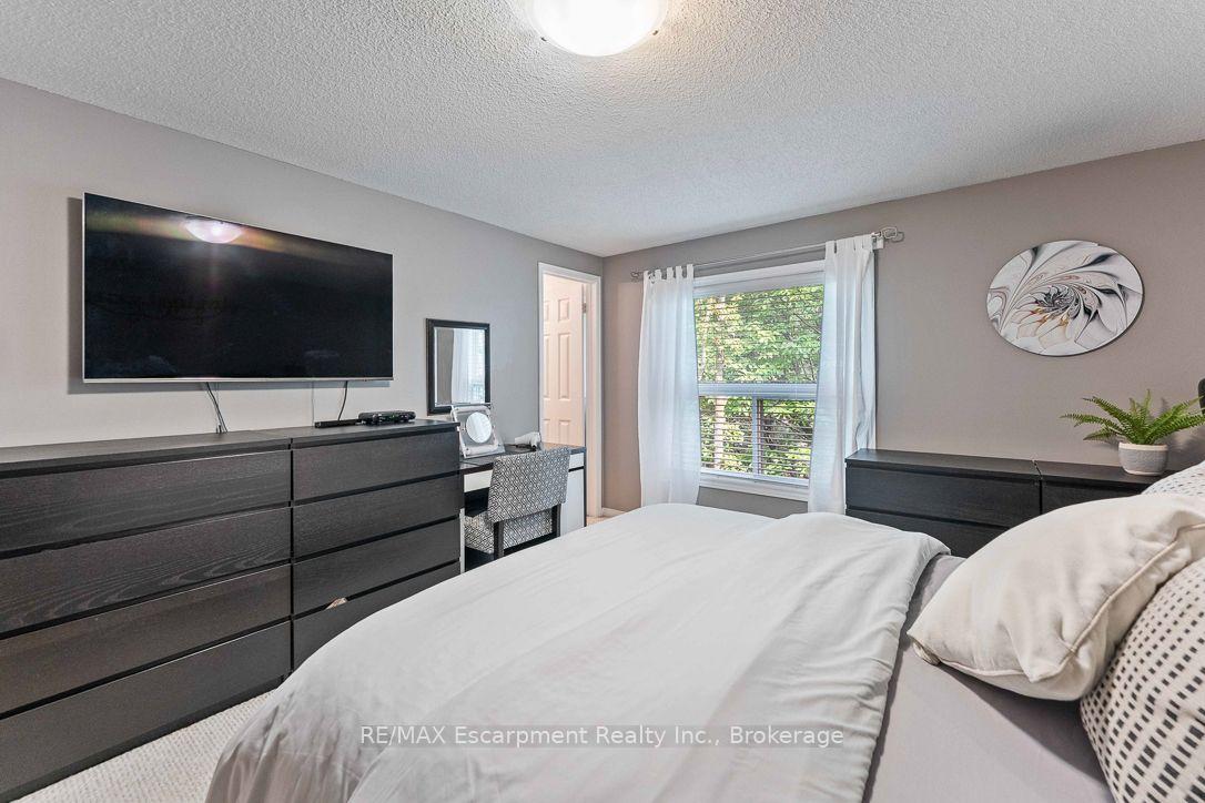 Photo 11 of Unit 1, 1500 Reeves Gate, Oakville, Glen Abbey — HOMEH