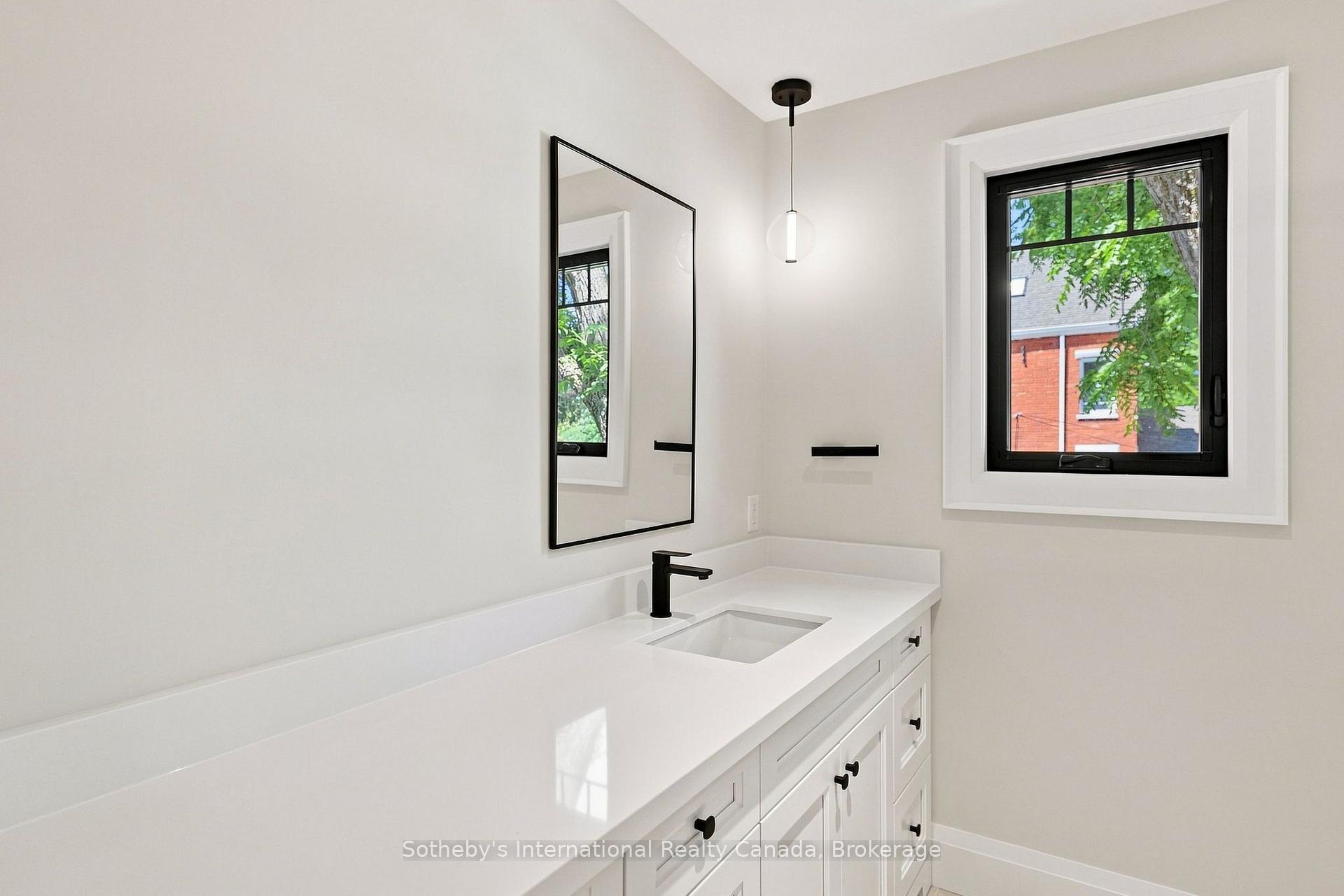 Photo 33 of 222 Oak Street, Collingwood — HOMEH