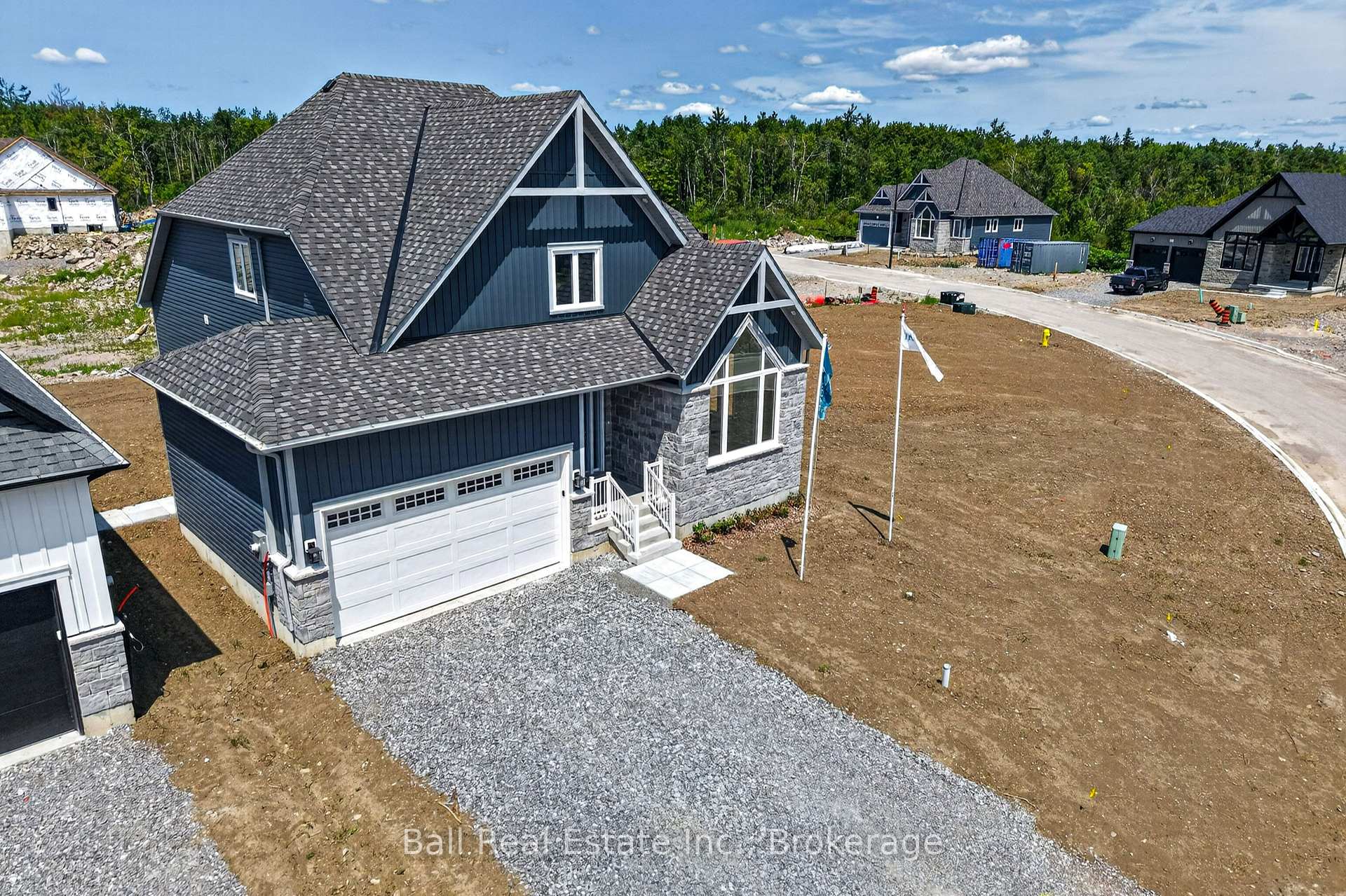 Photo 2 of 69 Cedartree Lane, Kawartha Lakes, Bobcaygeon — HOMEH