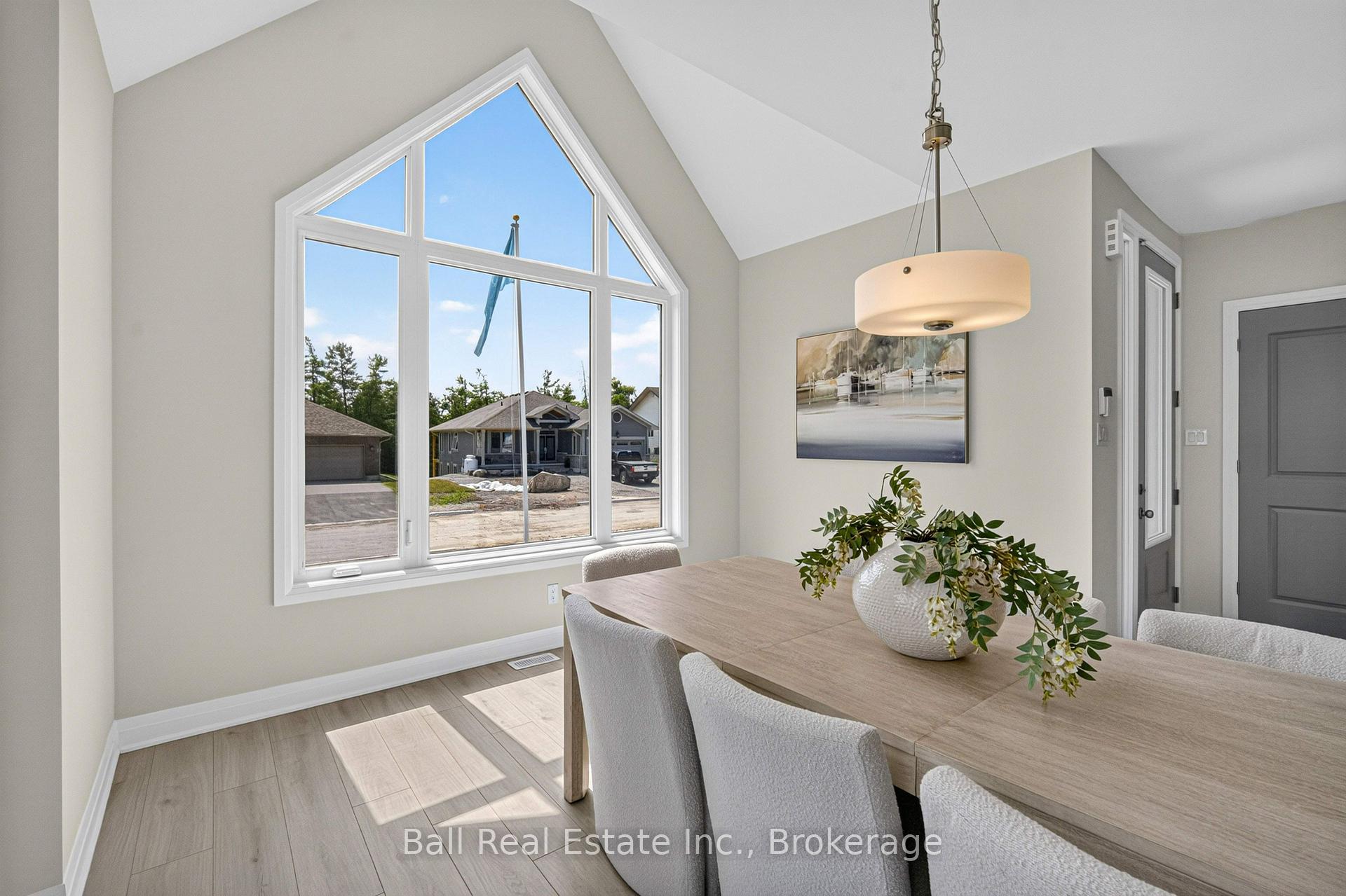 Photo 8 of 69 Cedartree Lane, Kawartha Lakes, Bobcaygeon — HOMEH