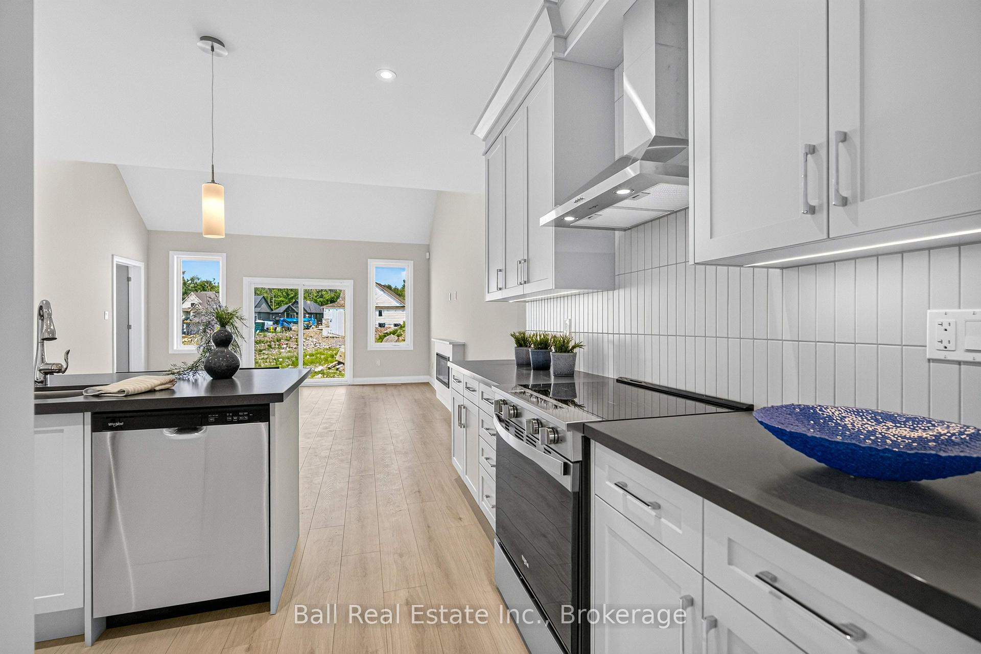 Photo 14 of 69 Cedartree Lane, Kawartha Lakes, Bobcaygeon — HOMEH