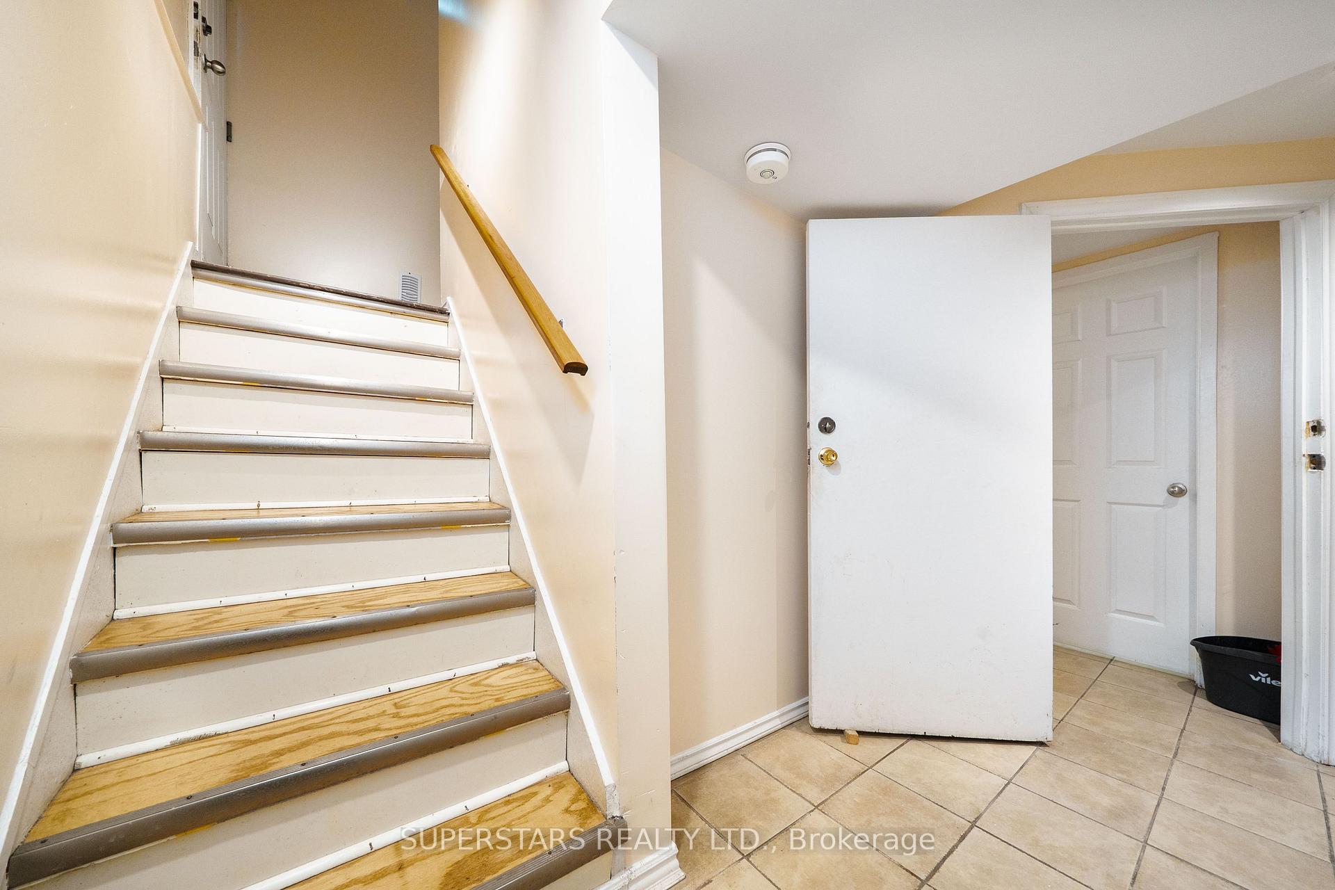 Photo 16 of 6 Meadowland Drive, Brampton, Brampton East — HOMEH