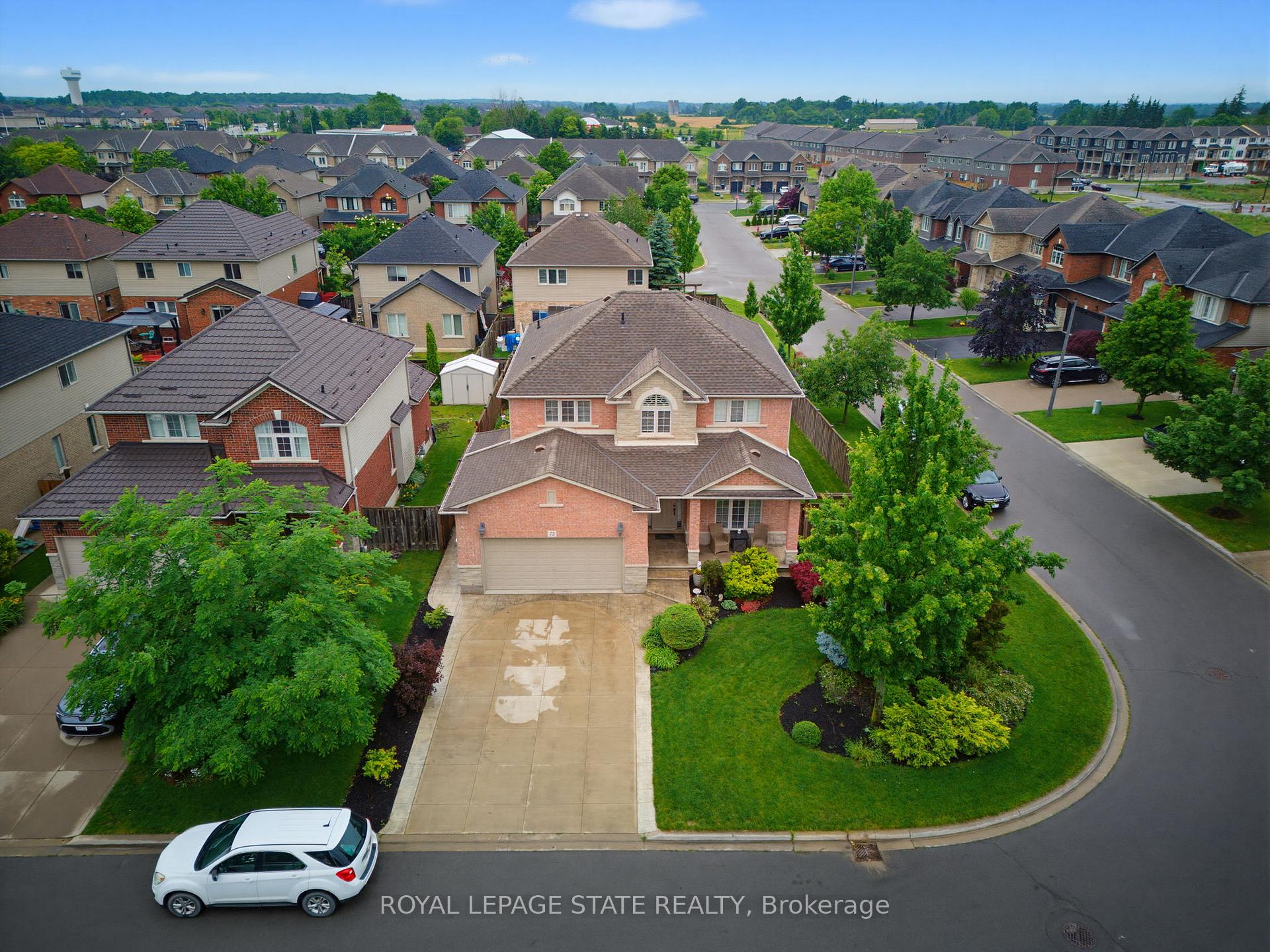 Photo 2 of 73 Degrow Crescent, Hamilton, Rural Glanbrook — HOMEH
