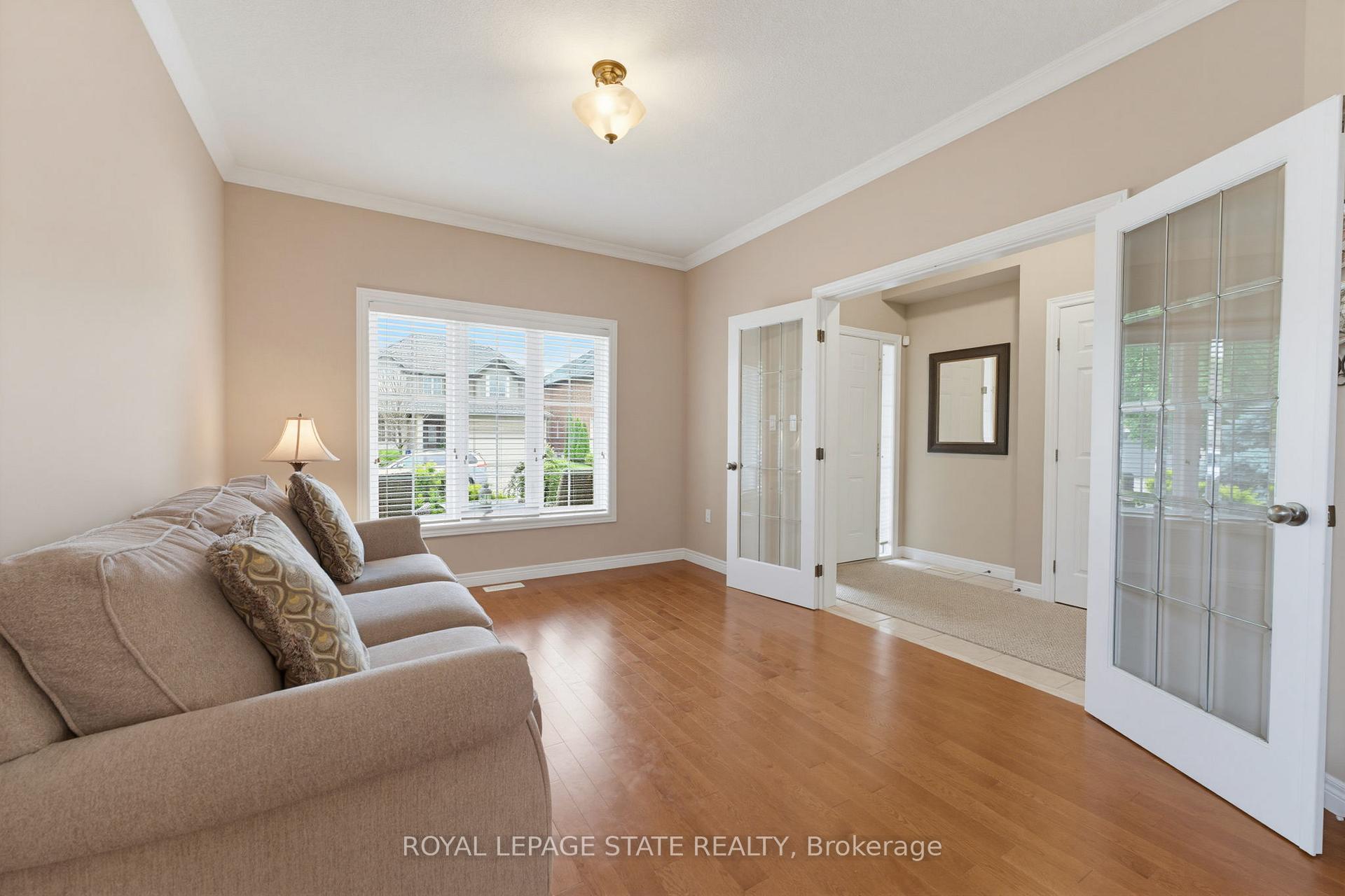 Photo 13 of 73 Degrow Crescent, Hamilton, Rural Glanbrook — HOMEH