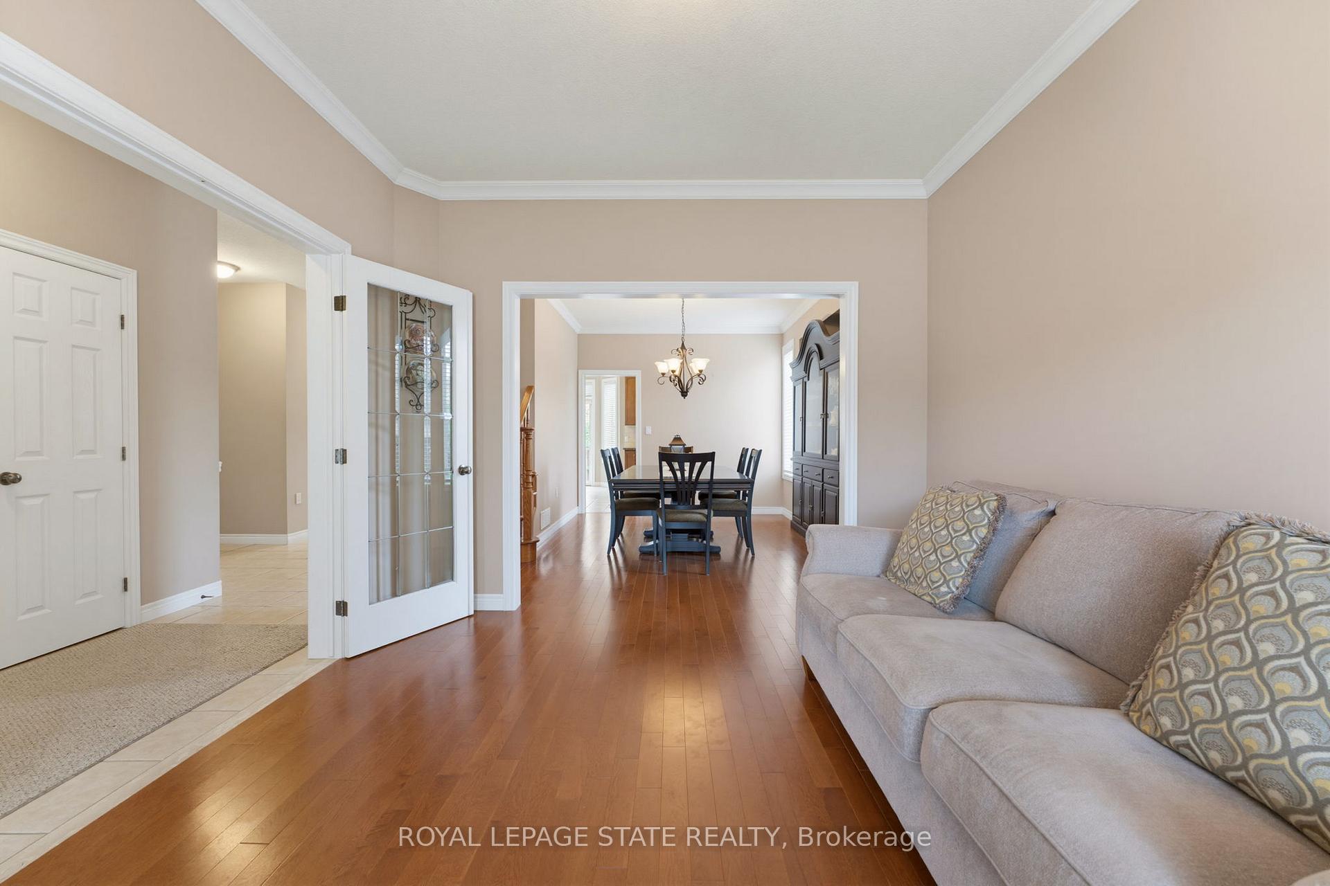 Photo 14 of 73 Degrow Crescent, Hamilton, Rural Glanbrook — HOMEH