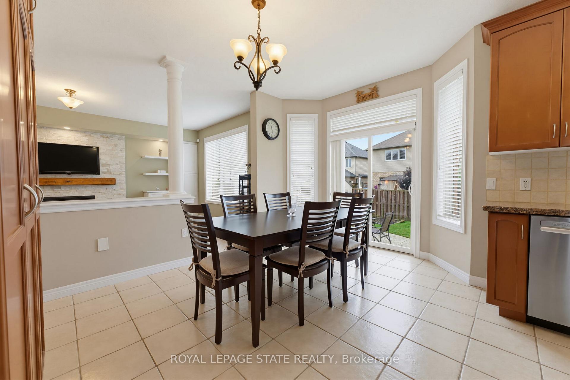 Photo 19 of 73 Degrow Crescent, Hamilton, Rural Glanbrook — HOMEH
