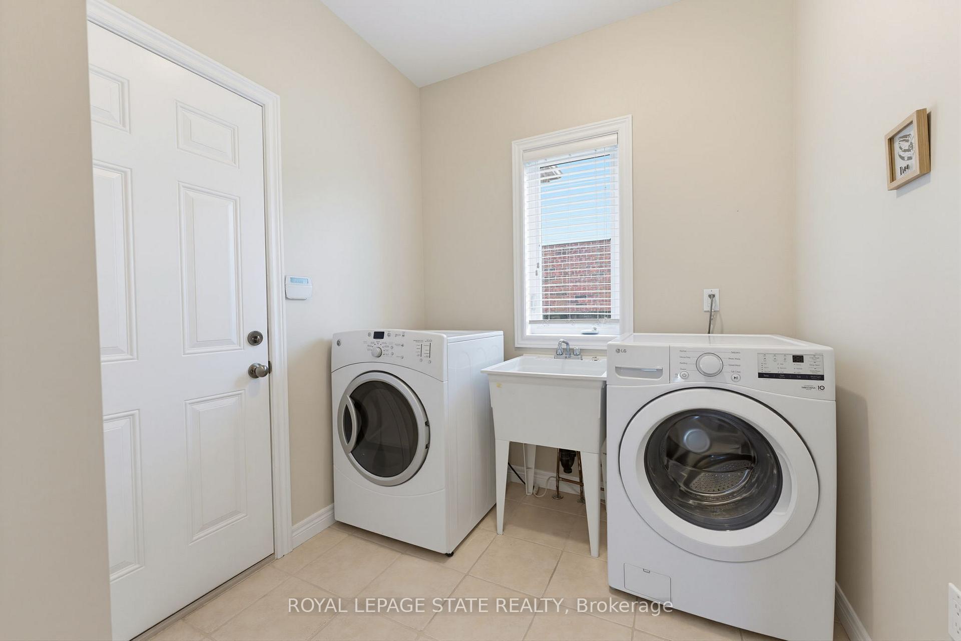 Photo 23 of 73 Degrow Crescent, Hamilton, Rural Glanbrook — HOMEH