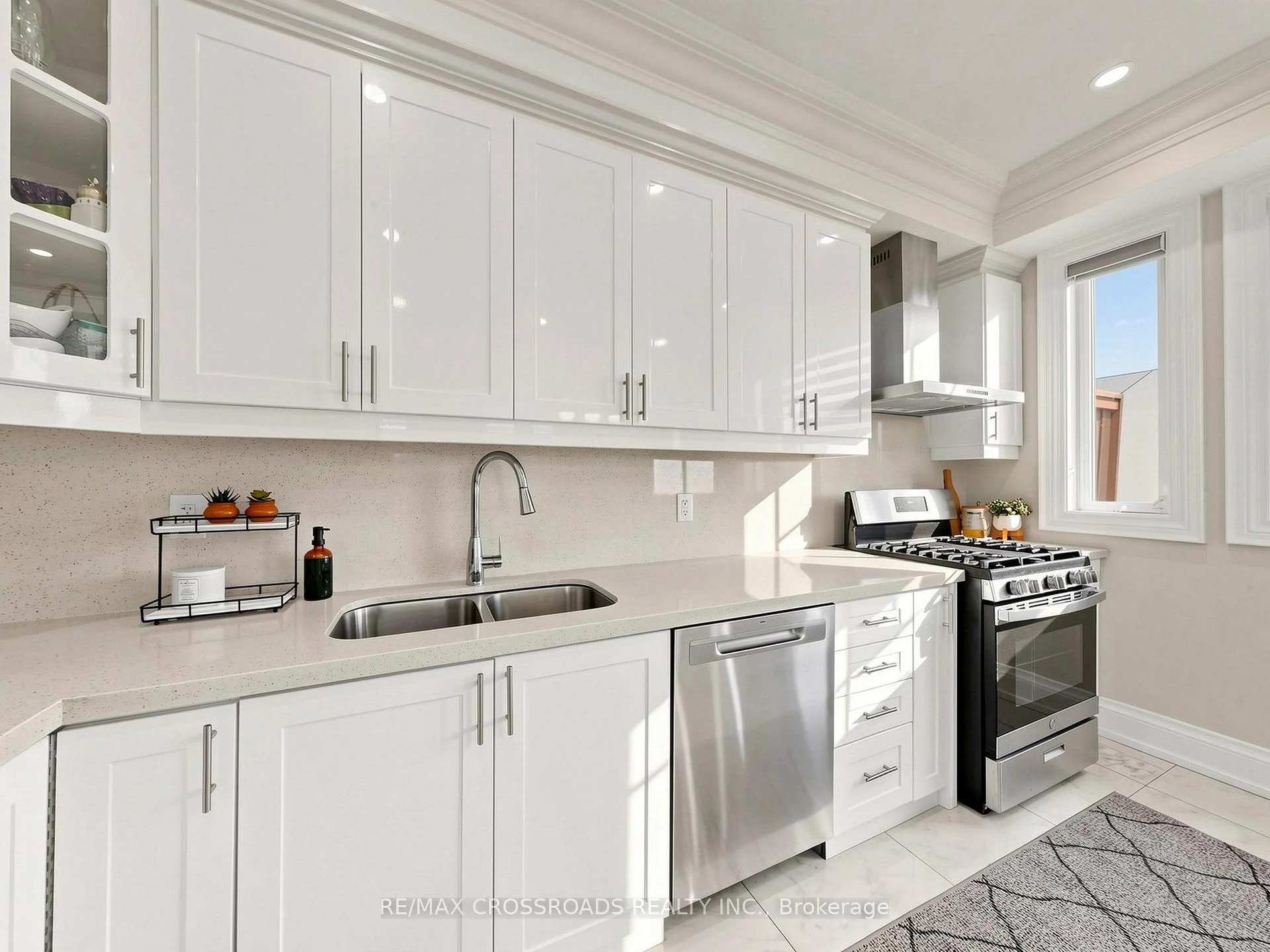 Photo 12 of 478 Aylesworth Avenue E, Scarborough, Birchcliffe-Cliffside — HOMEH
