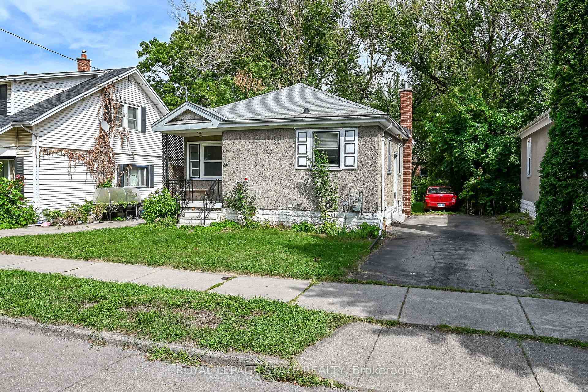 Photo 2 of 47 Broadway Avenue, Hamilton, Ainslie Wood — HOMEH