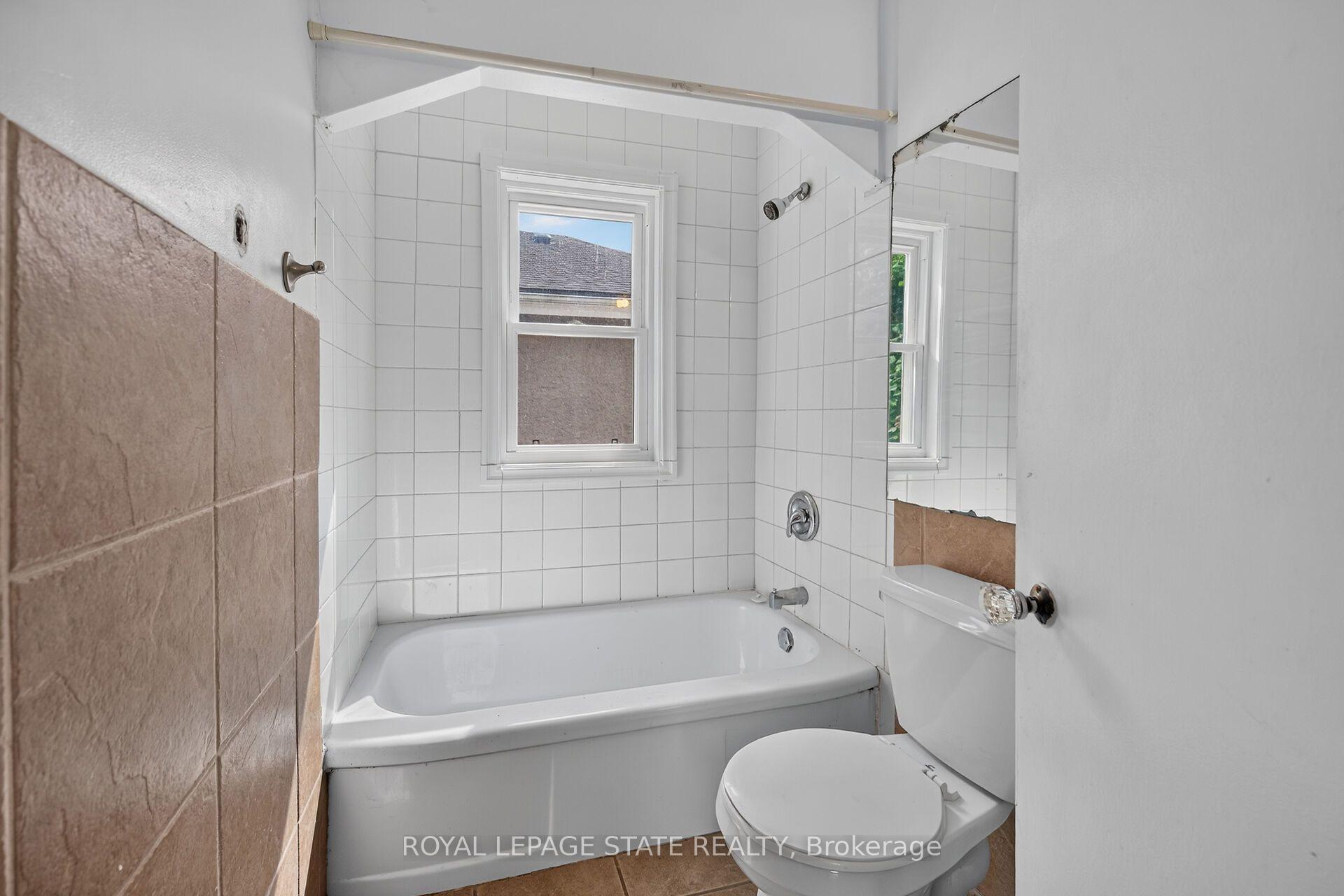 Photo 19 of 47 Broadway Avenue, Hamilton, Ainslie Wood — HOMEH