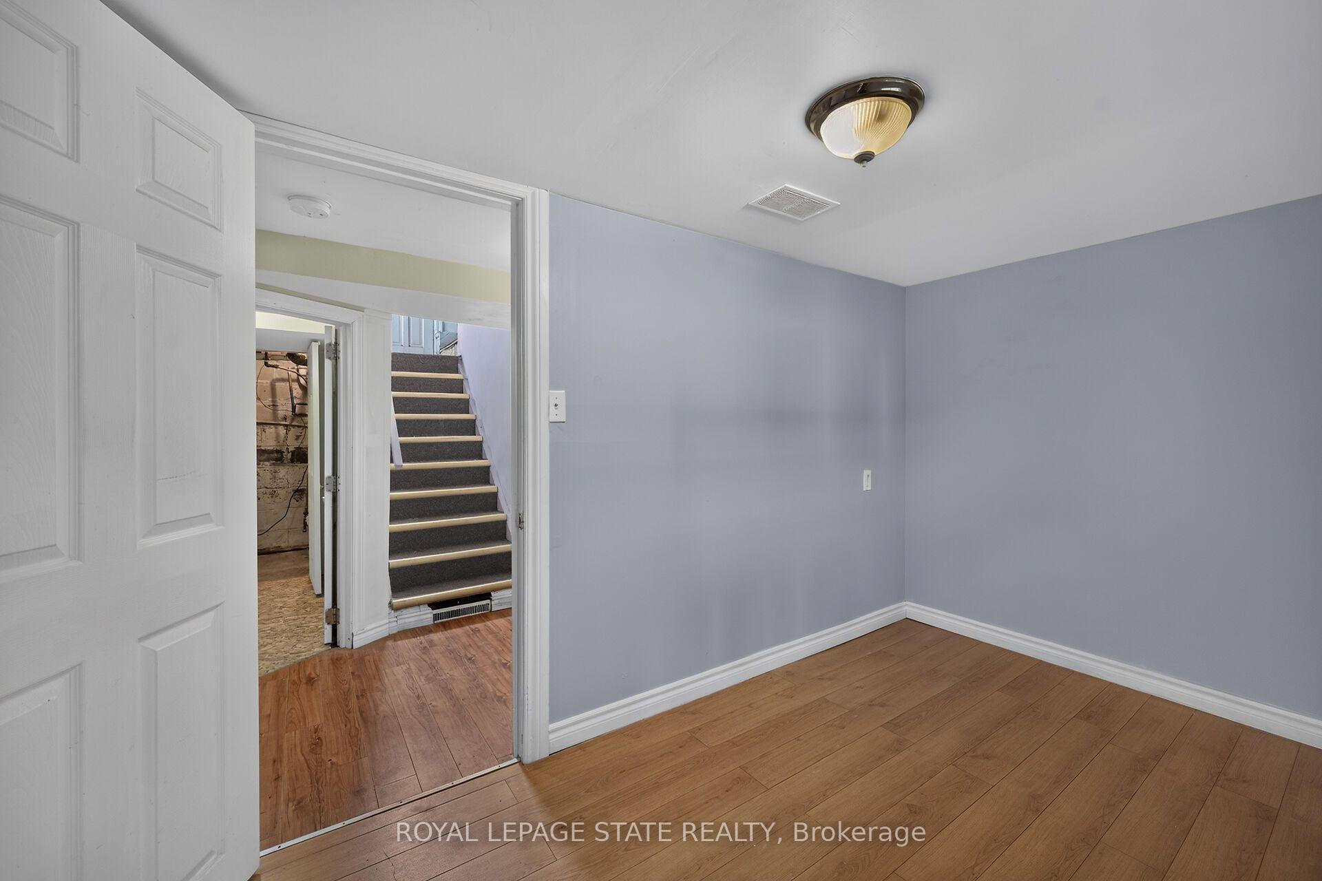 Photo 33 of 47 Broadway Avenue, Hamilton, Ainslie Wood — HOMEH