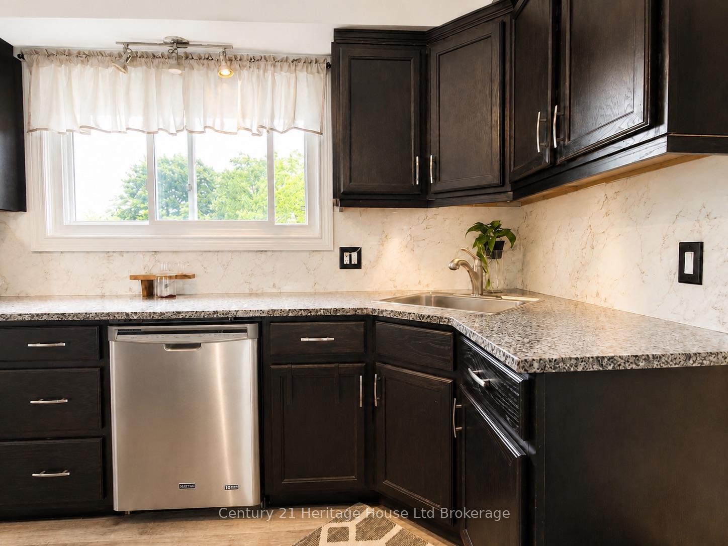Photo 9 of Unit A, 54 Frontenac Road, London, South T — HOMEH