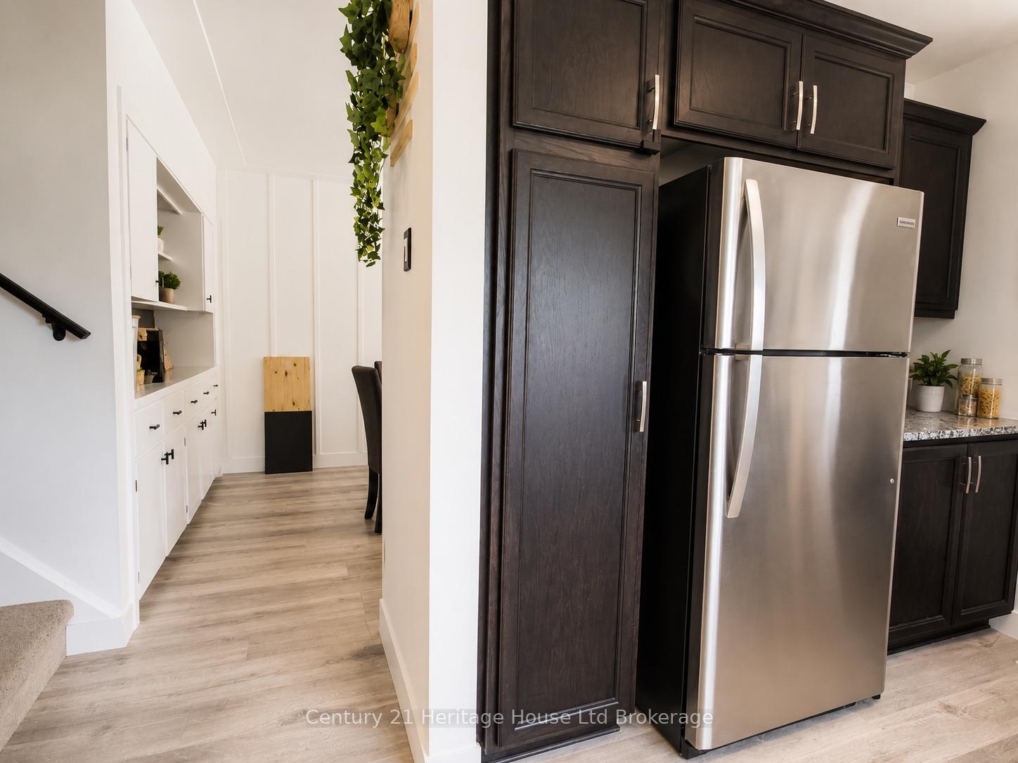 Photo 10 of Unit A, 54 Frontenac Road, London, South T — HOMEH
