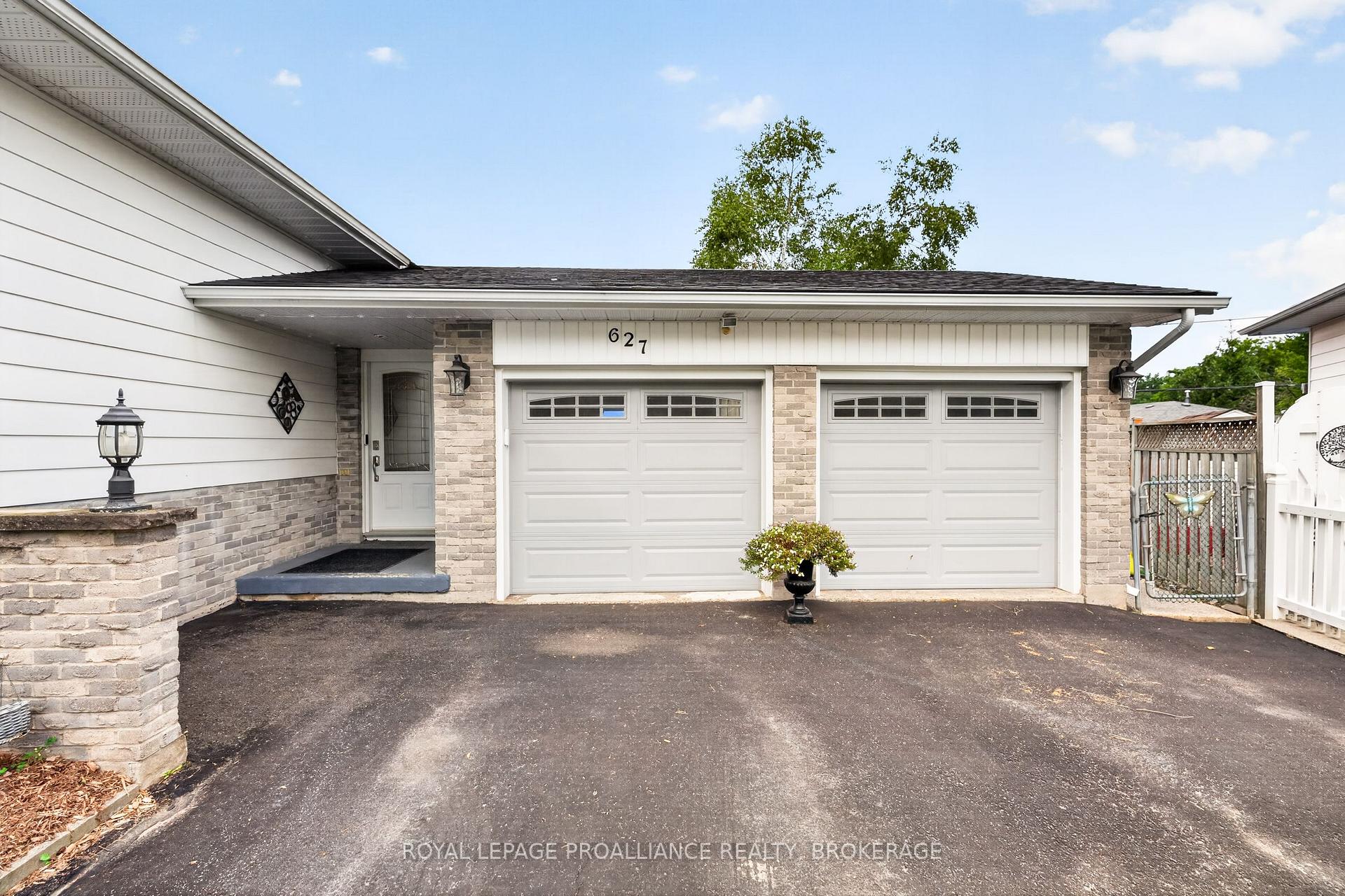 Photo 4 of 627 Stanford Street, Kingston, South of Taylor-Kidd Blvd — HOMEH