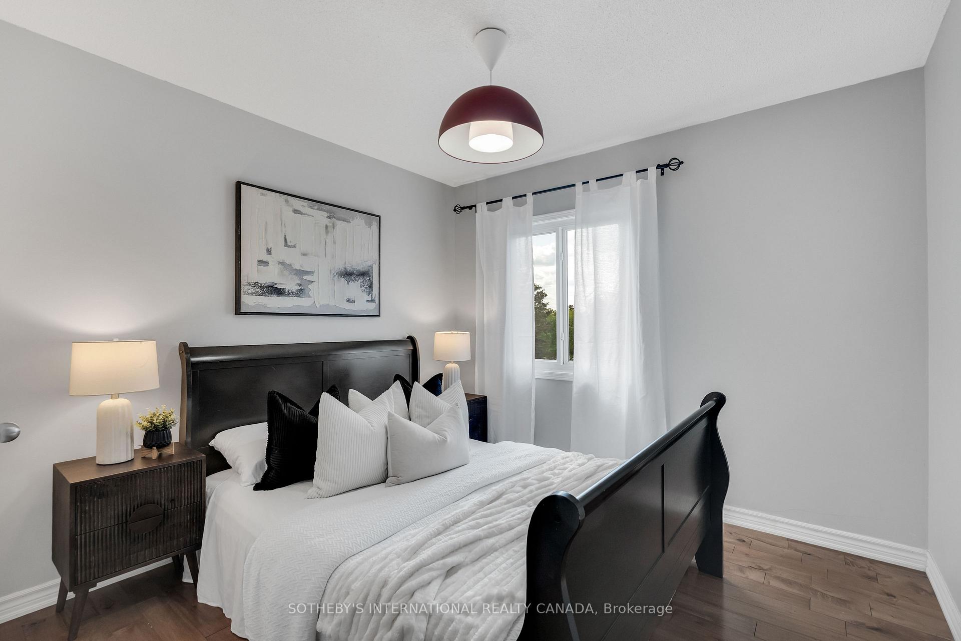 Photo 10 of 406 Pinnacle Trail, Aurora, Bayview Wellington — HOMEH