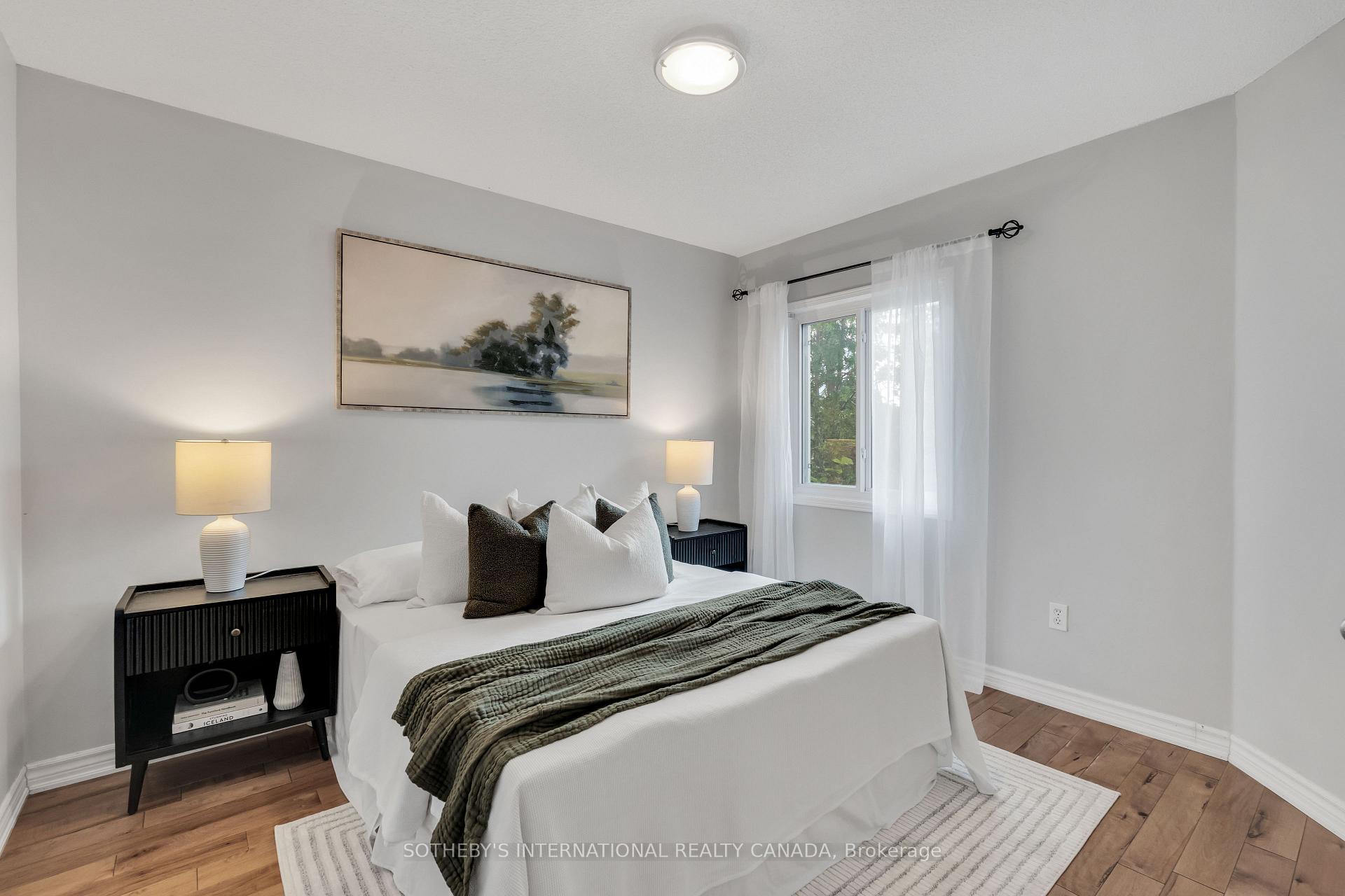 Photo 11 of 406 Pinnacle Trail, Aurora, Bayview Wellington — HOMEH