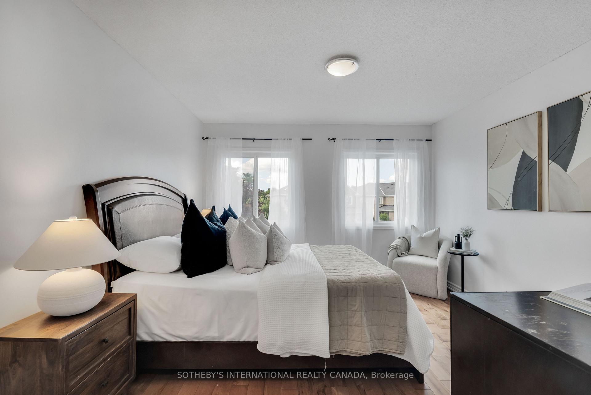 Photo 12 of 406 Pinnacle Trail, Aurora, Bayview Wellington — HOMEH