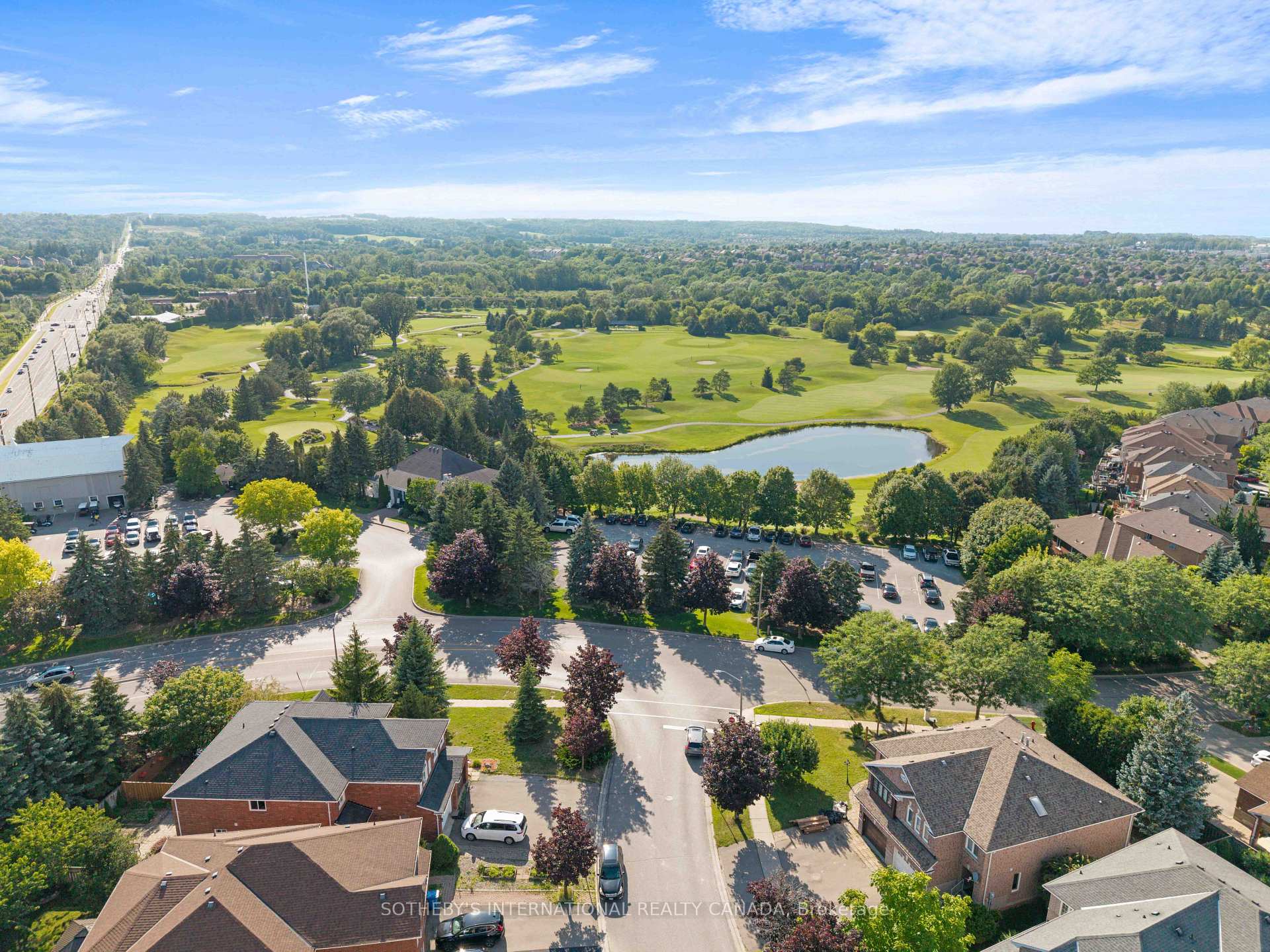 Photo 19 of 406 Pinnacle Trail, Aurora, Bayview Wellington — HOMEH