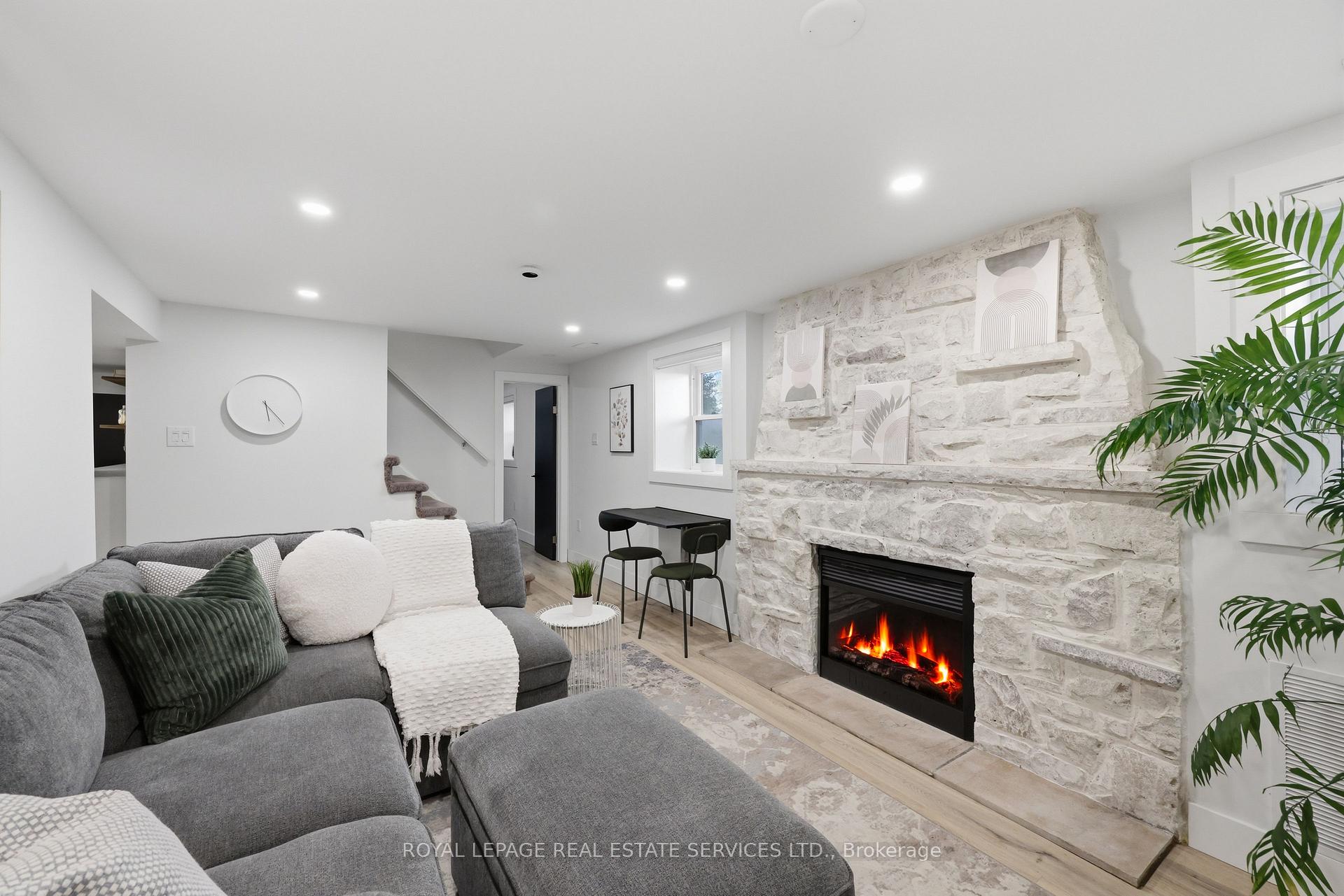 Photo 2 of 8 Briscoe Street W, London, South E — HOMEH