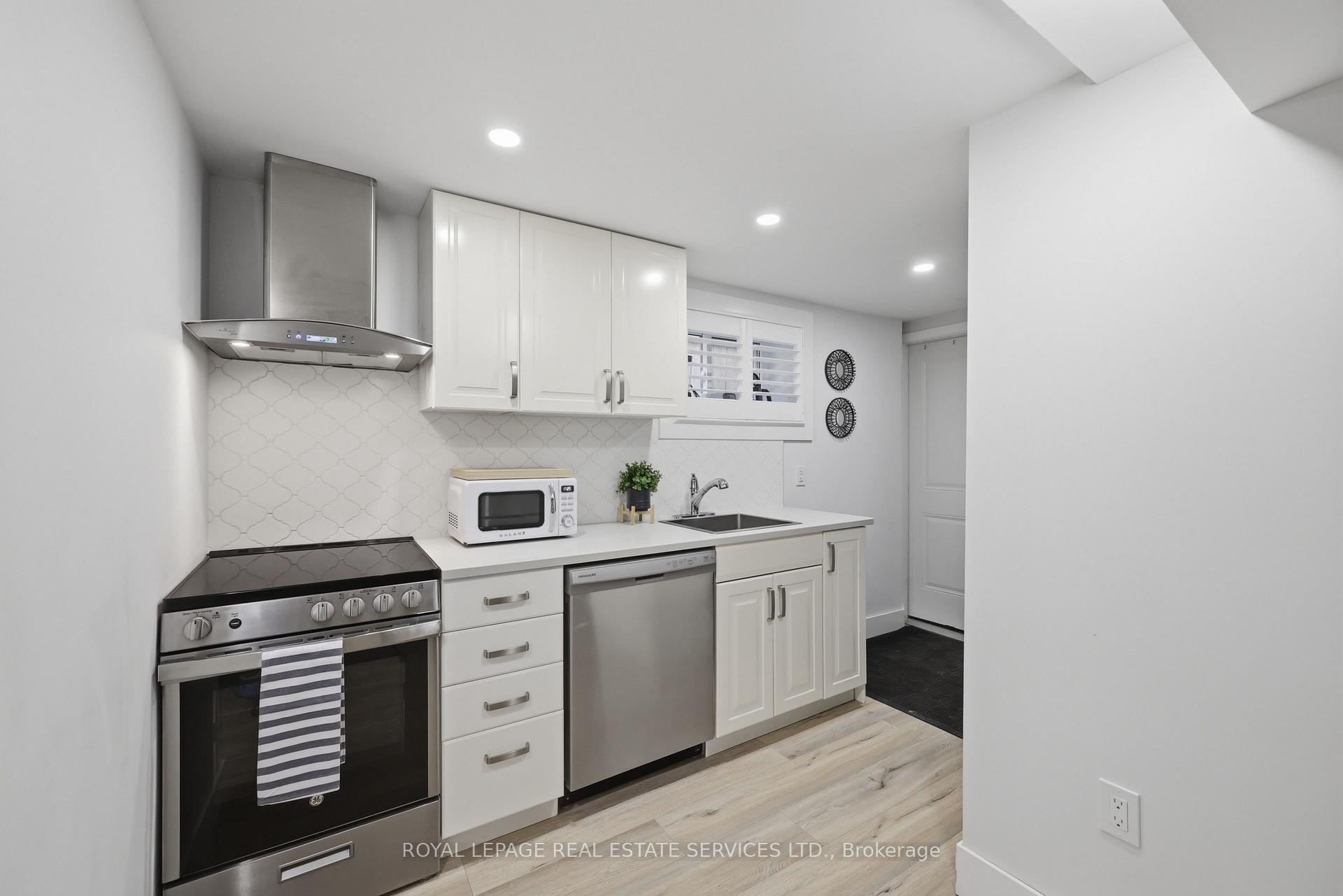 Photo 9 of 8 Briscoe Street W, London, South E — HOMEH