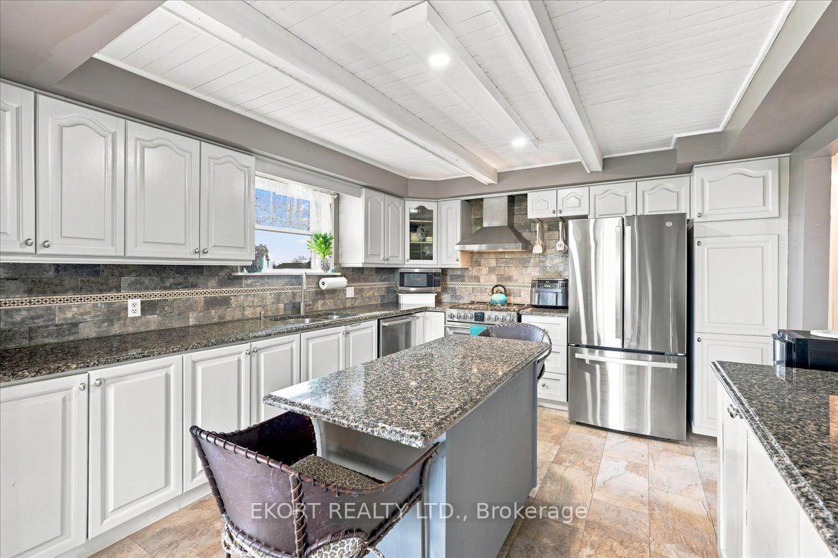Photo 14 of 2433 62 Highway, Prince Edward County, Sophiasburg Ward — HOMEH
