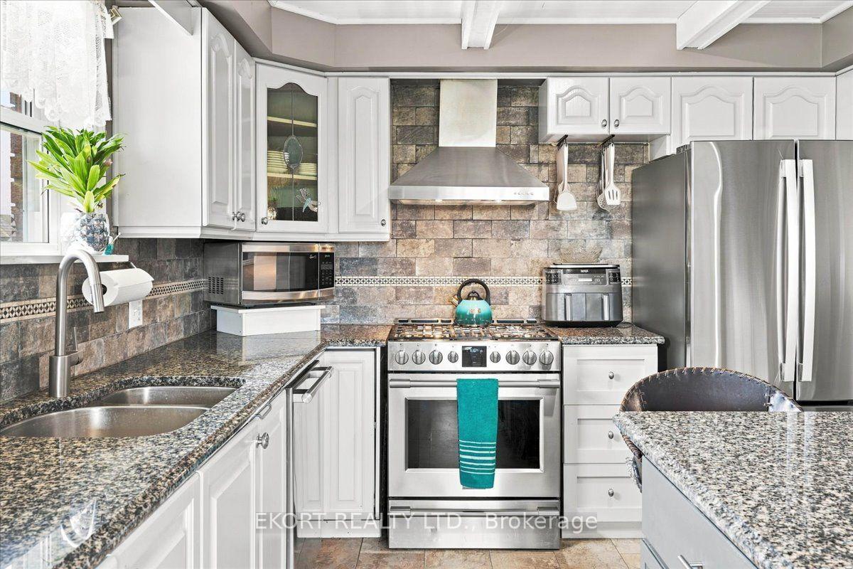 Photo 16 of 2433 62 Highway, Prince Edward County, Sophiasburg Ward — HOMEH