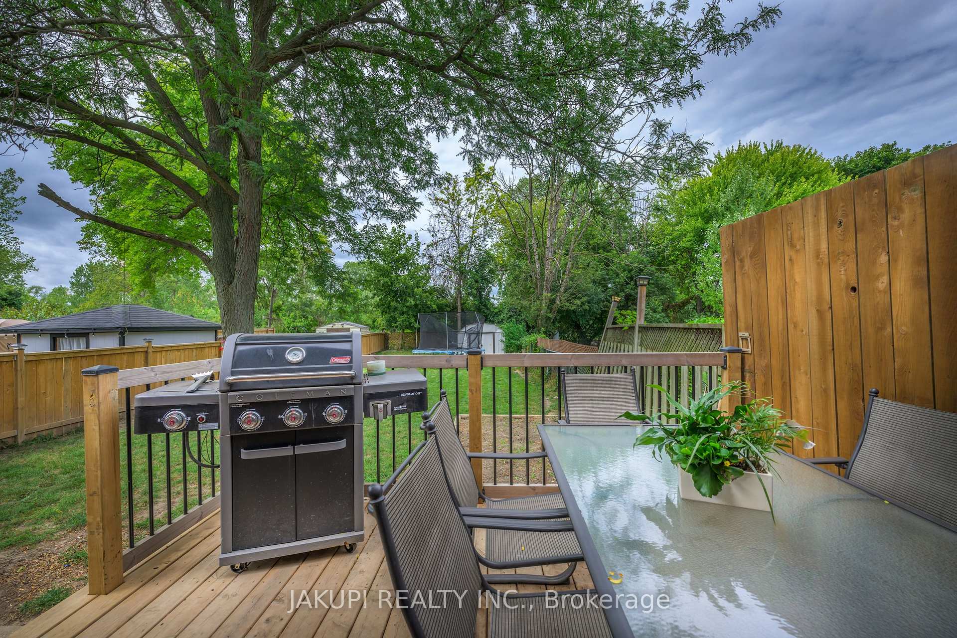 Photo 4 of 152 Culver Crescent, London, East H — HOMEH