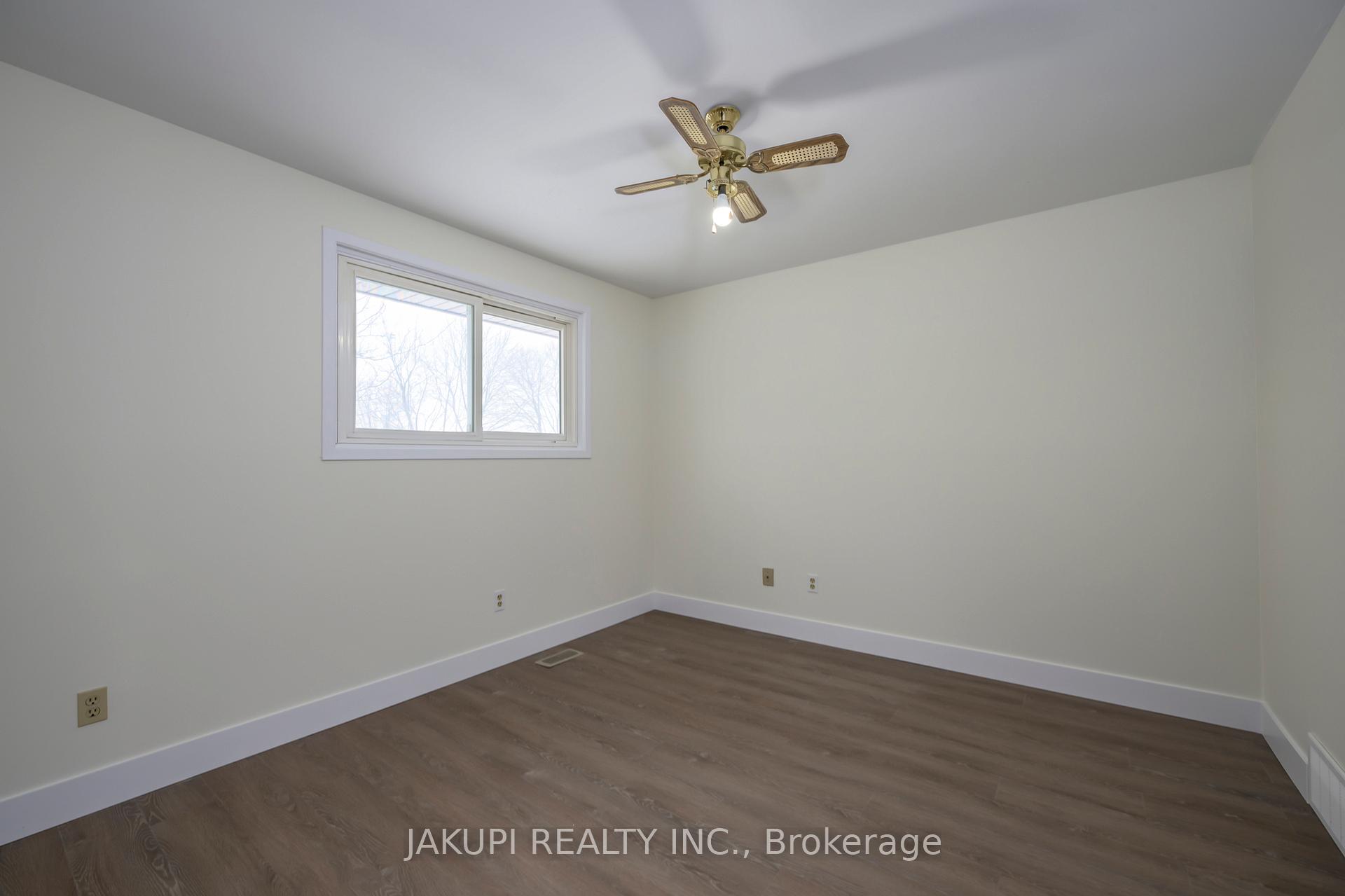 Photo 15 of 152 Culver Crescent, London, East H — HOMEH