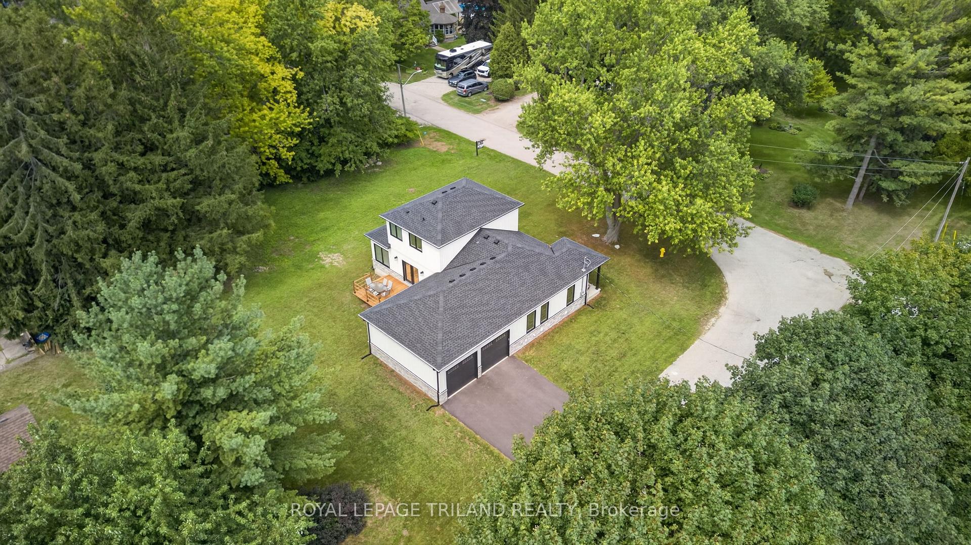 Photo 4 of 4397 Mill Crescent, North Middlesex, Ailsa Craig — HOMEH