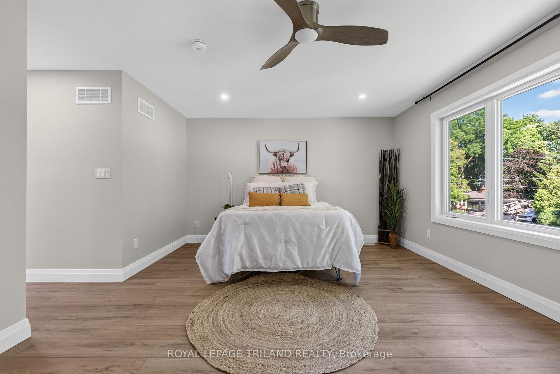 Photo 32 of 4397 Mill Crescent, North Middlesex, Ailsa Craig — HOMEH
