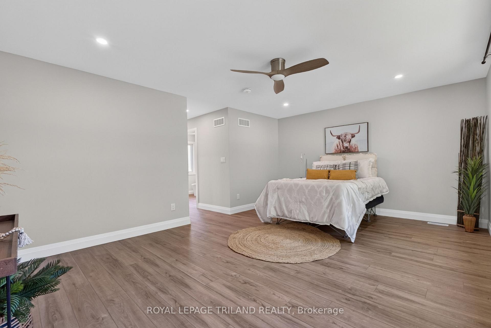 Photo 31 of 4397 Mill Crescent, North Middlesex, Ailsa Craig — HOMEH
