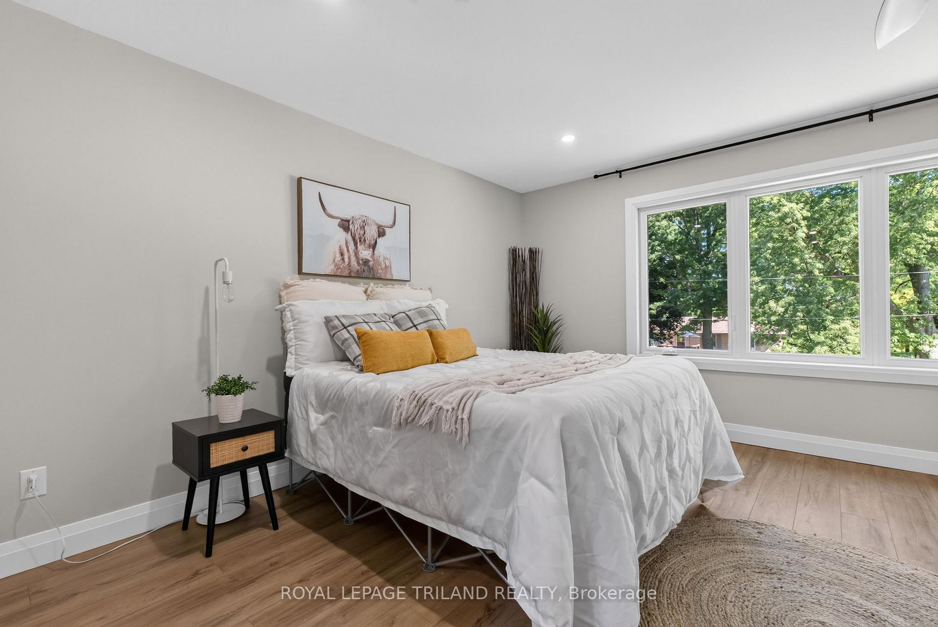 Photo 33 of 4397 Mill Crescent, North Middlesex, Ailsa Craig — HOMEH