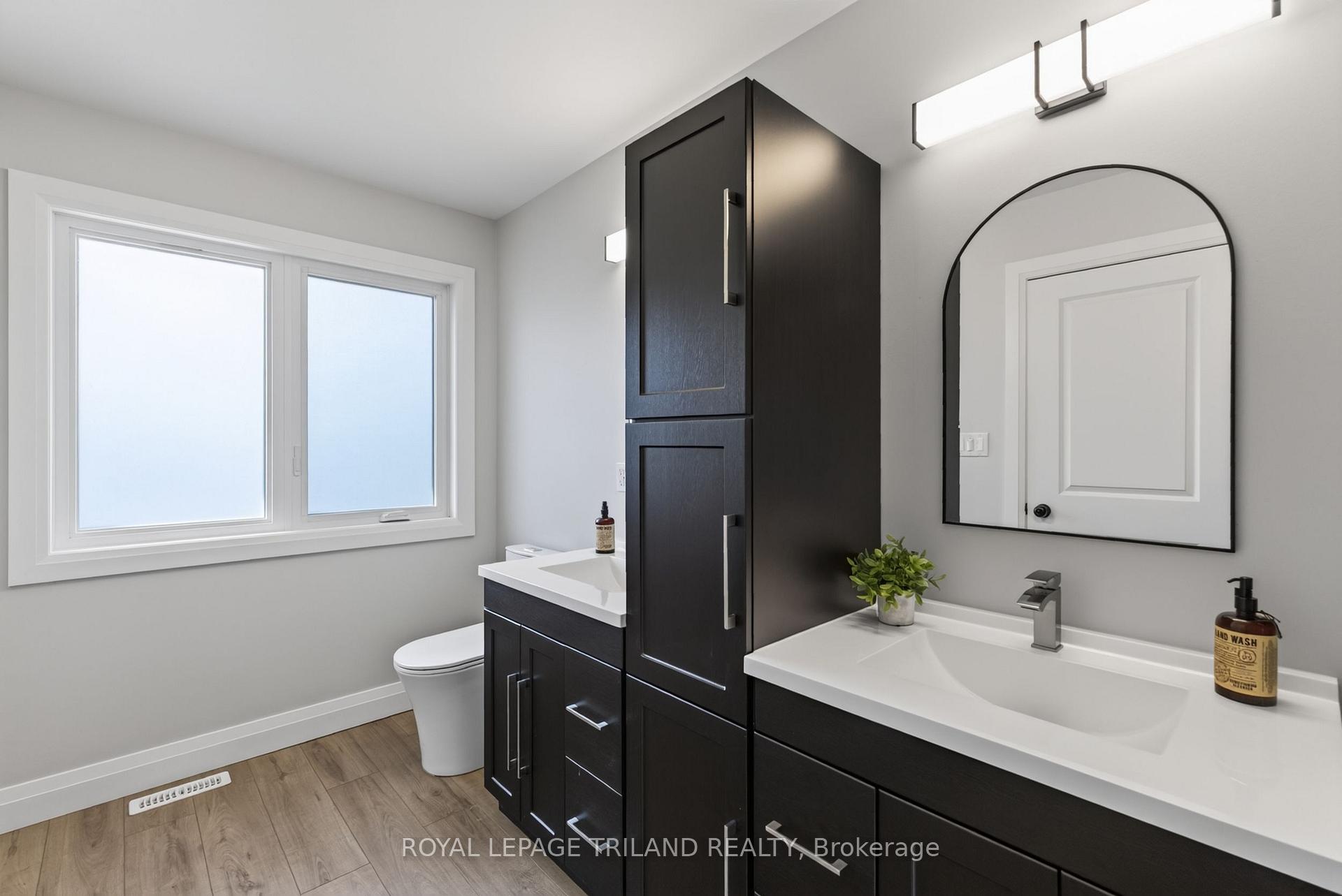 Photo 34 of 4397 Mill Crescent, North Middlesex, Ailsa Craig — HOMEH