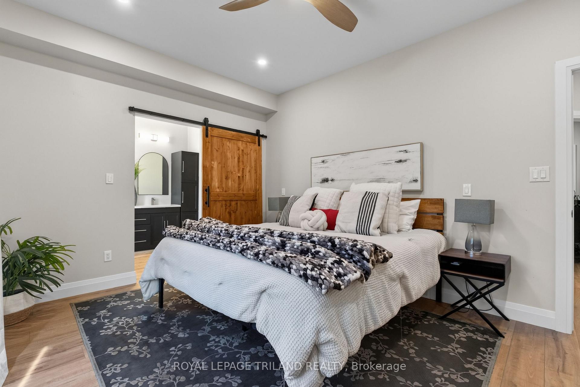 Photo 21 of 4397 Mill Crescent, North Middlesex, Ailsa Craig — HOMEH