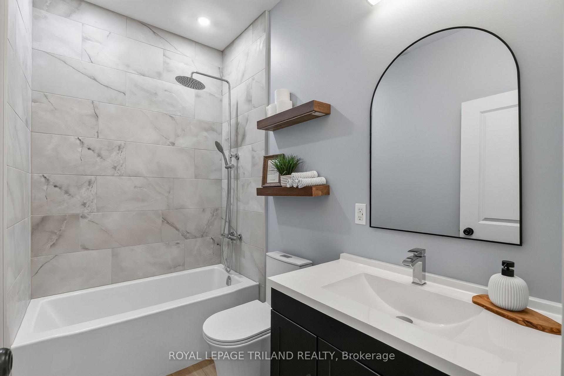 Photo 17 of 4397 Mill Crescent, North Middlesex, Ailsa Craig — HOMEH