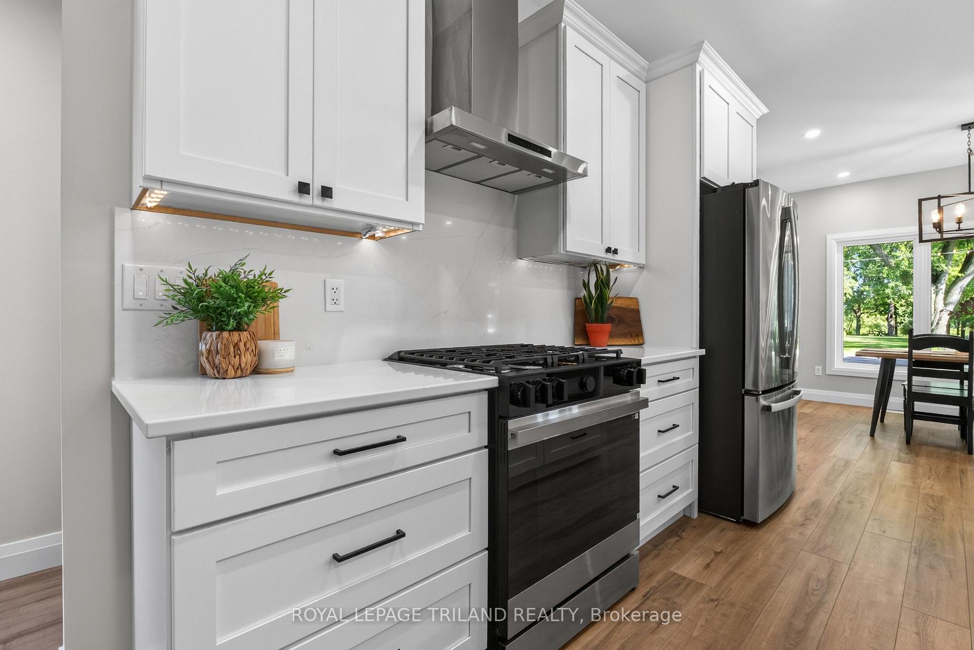 Photo 15 of 4397 Mill Crescent, North Middlesex, Ailsa Craig — HOMEH
