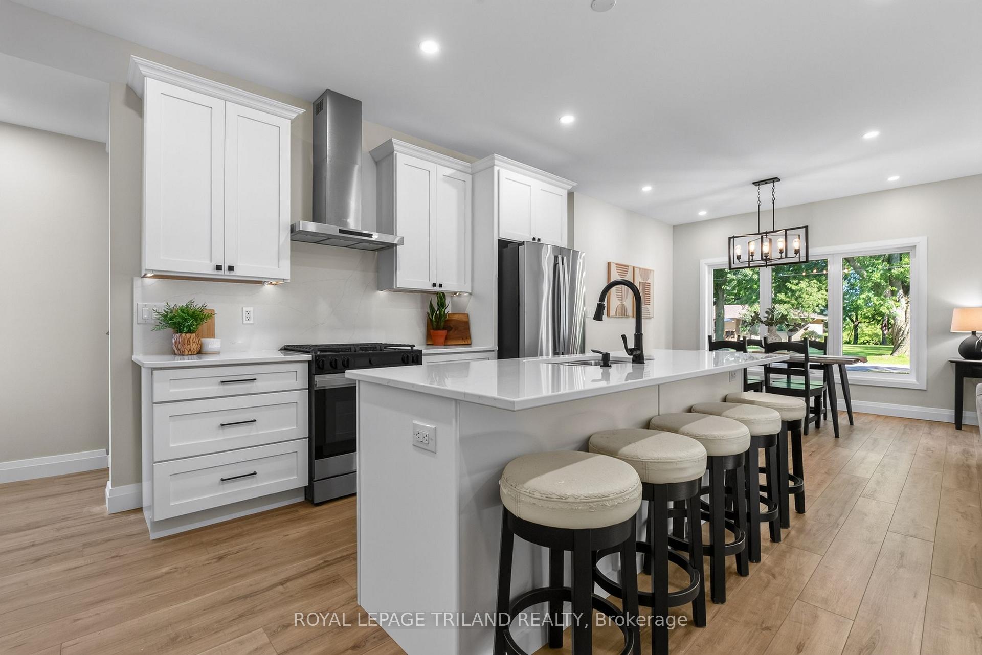 Photo 16 of 4397 Mill Crescent, North Middlesex, Ailsa Craig — HOMEH
