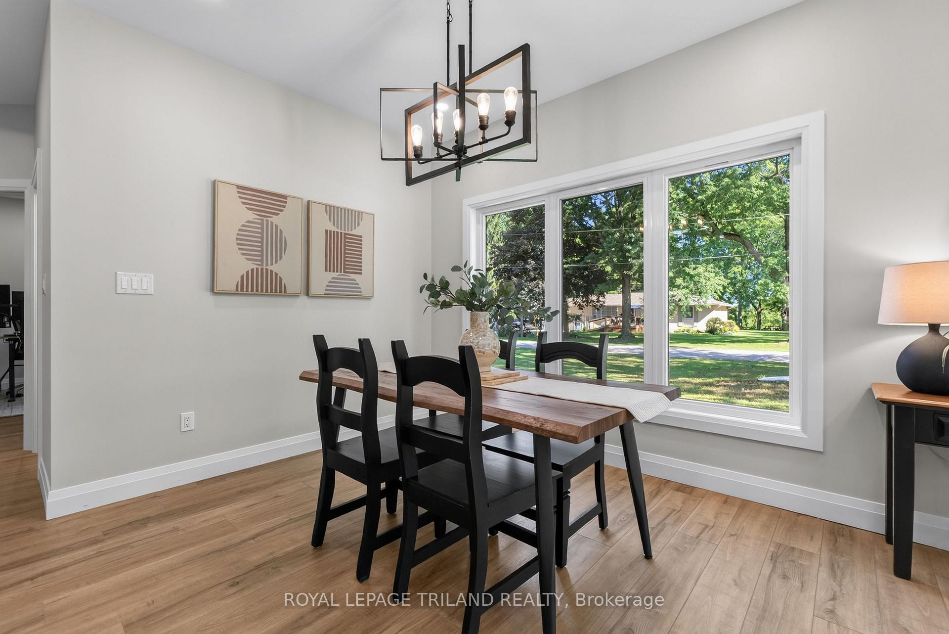 Photo 12 of 4397 Mill Crescent, North Middlesex, Ailsa Craig — HOMEH