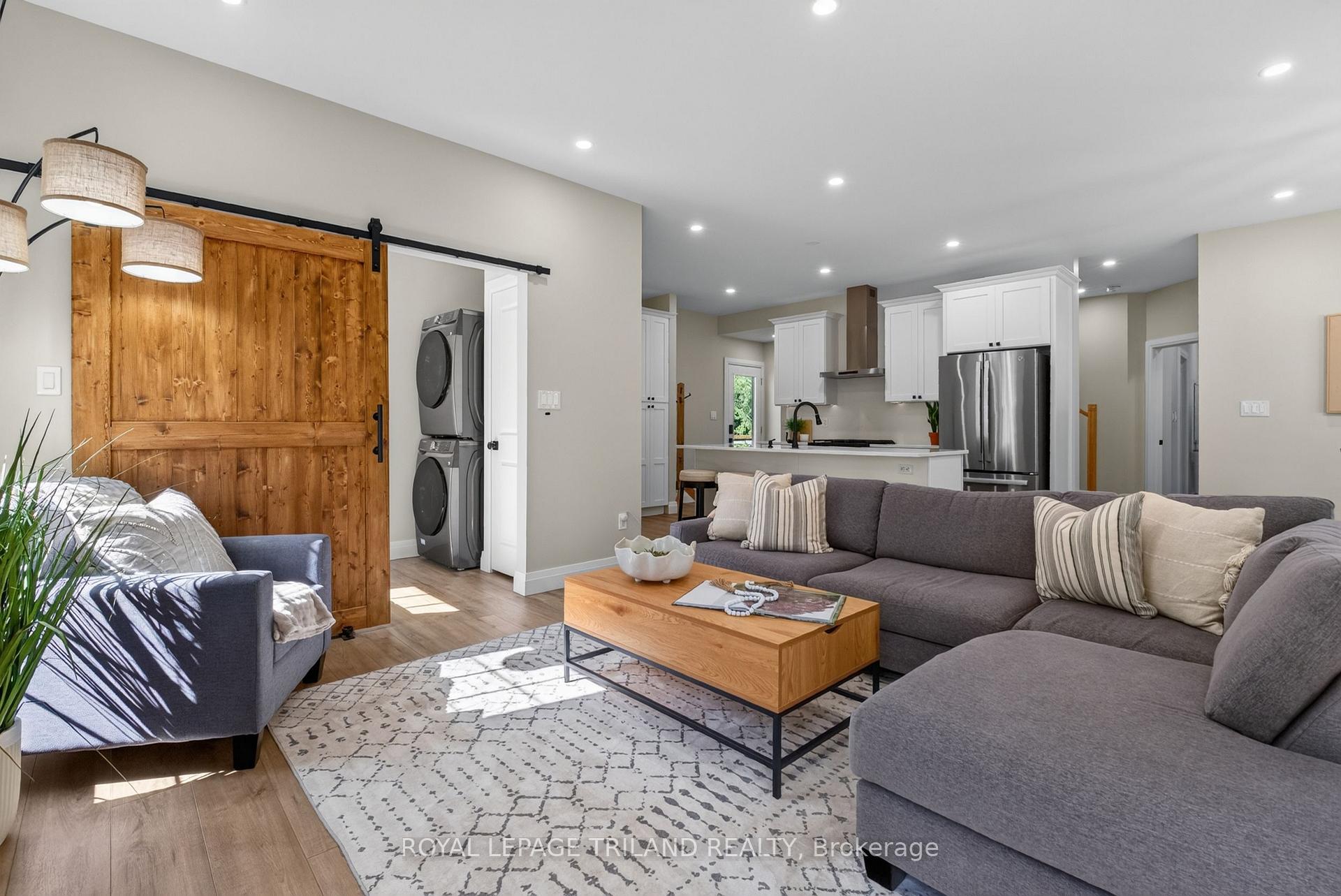 Photo 11 of 4397 Mill Crescent, North Middlesex, Ailsa Craig — HOMEH